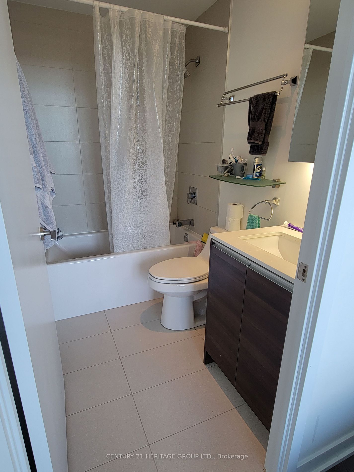 1190 Dundas St E, #1114