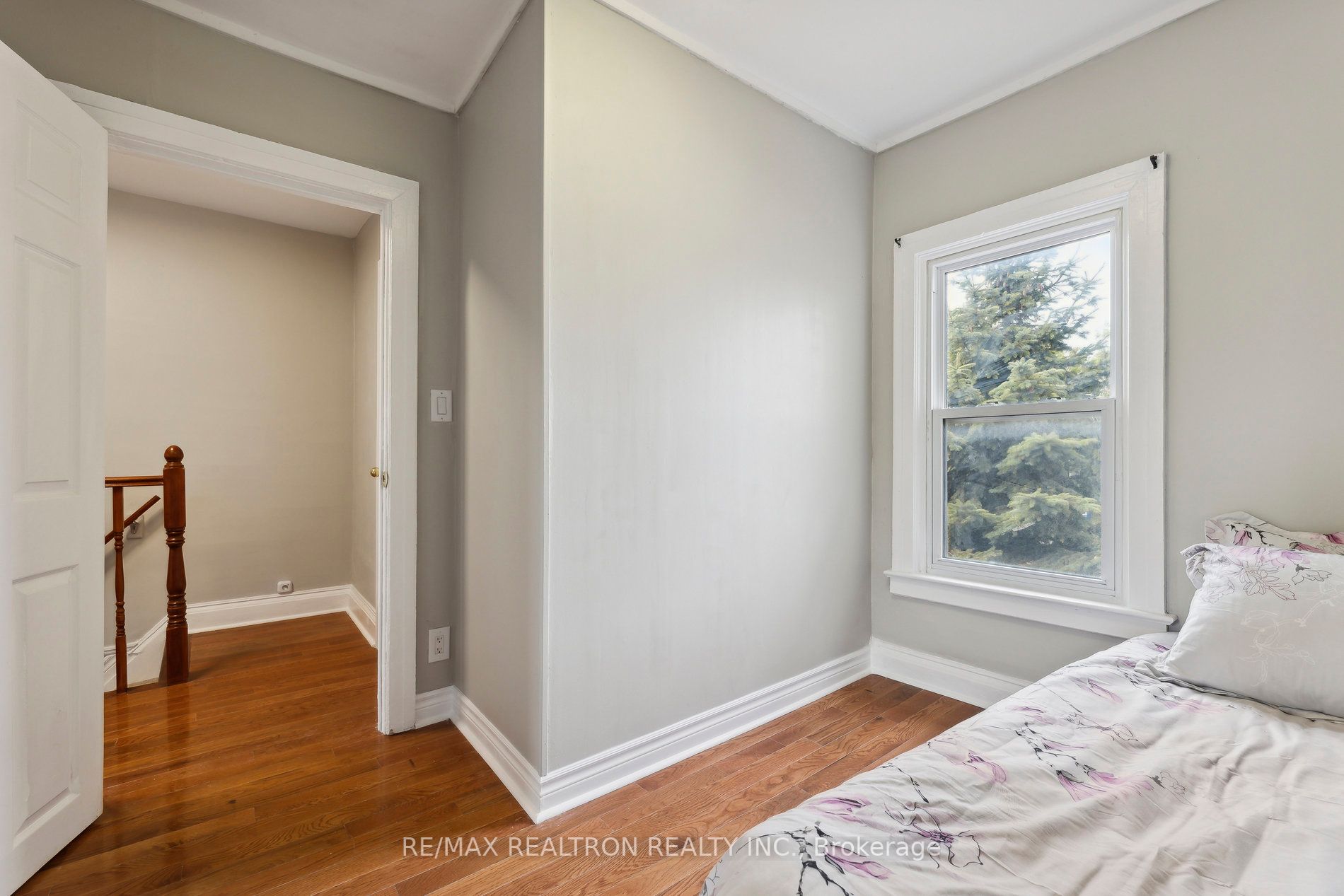 6 Liberty St S