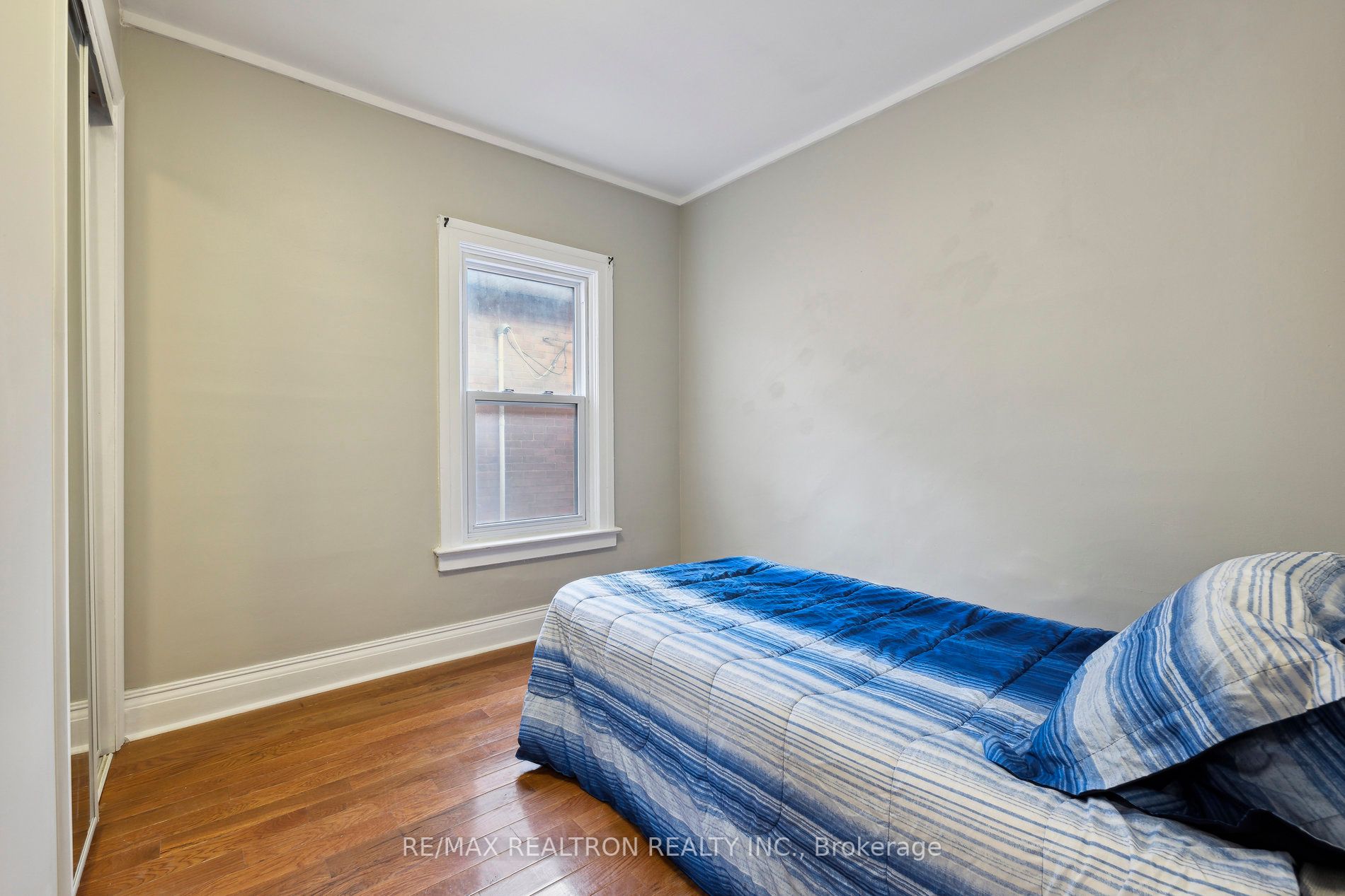 6 Liberty St S