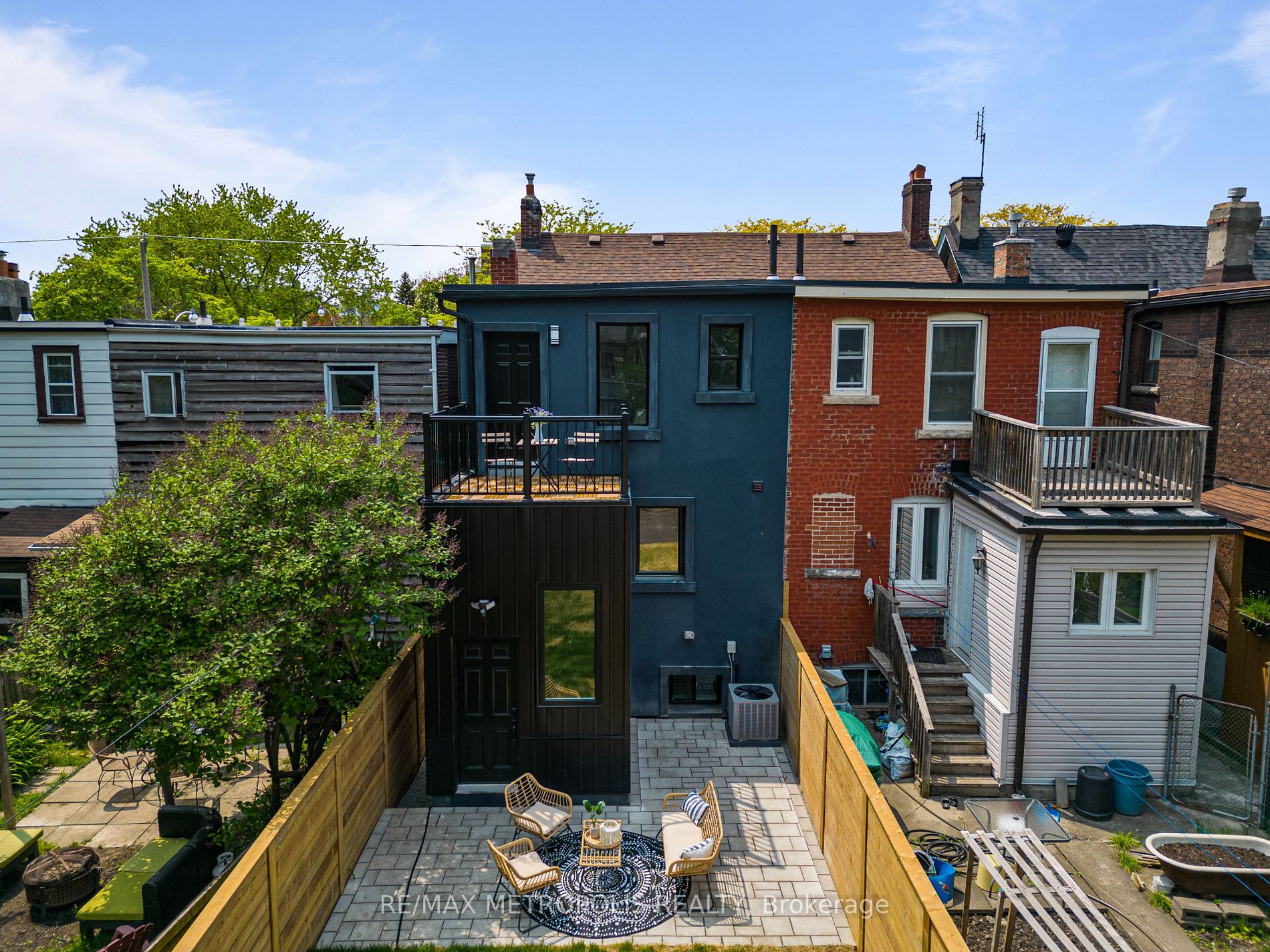 149 Carlaw Ave