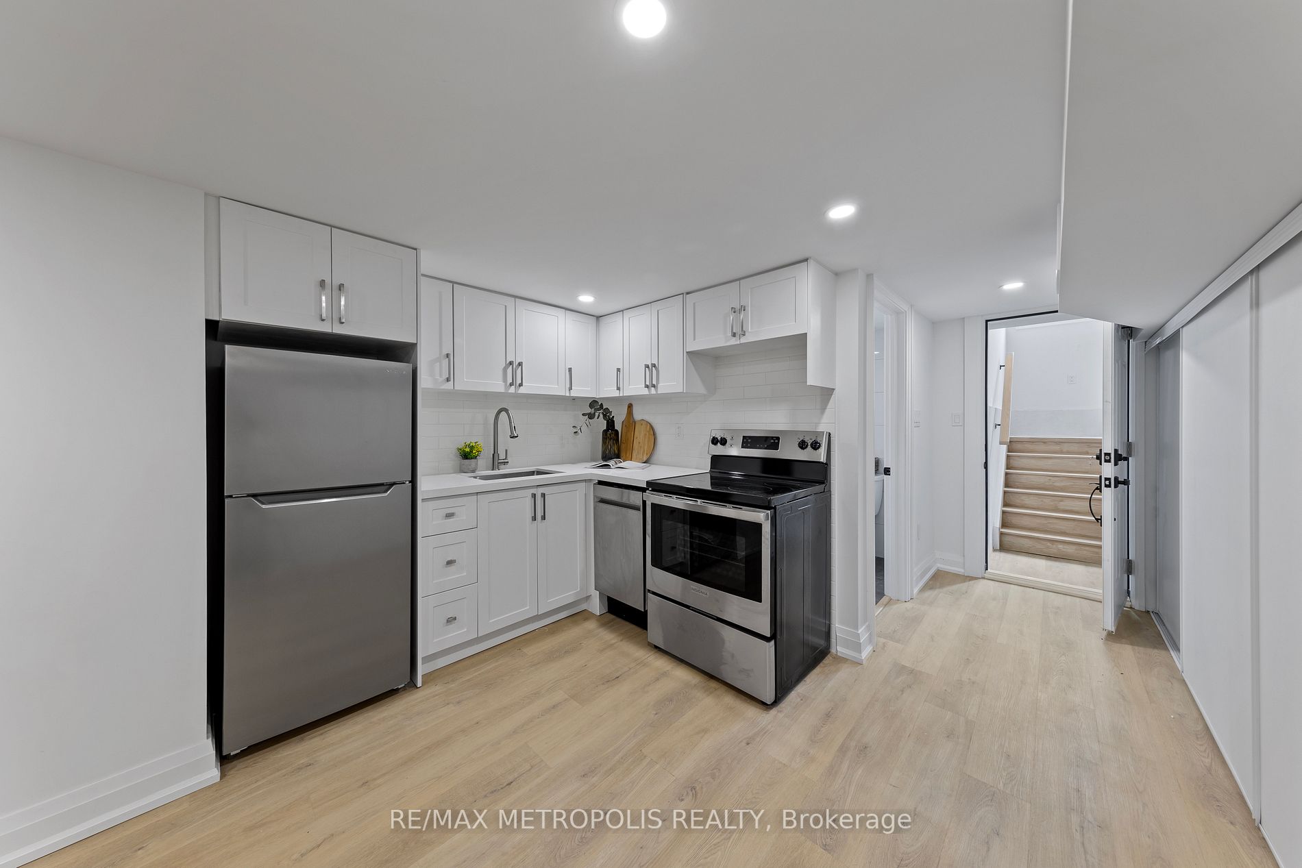 149 Carlaw Ave