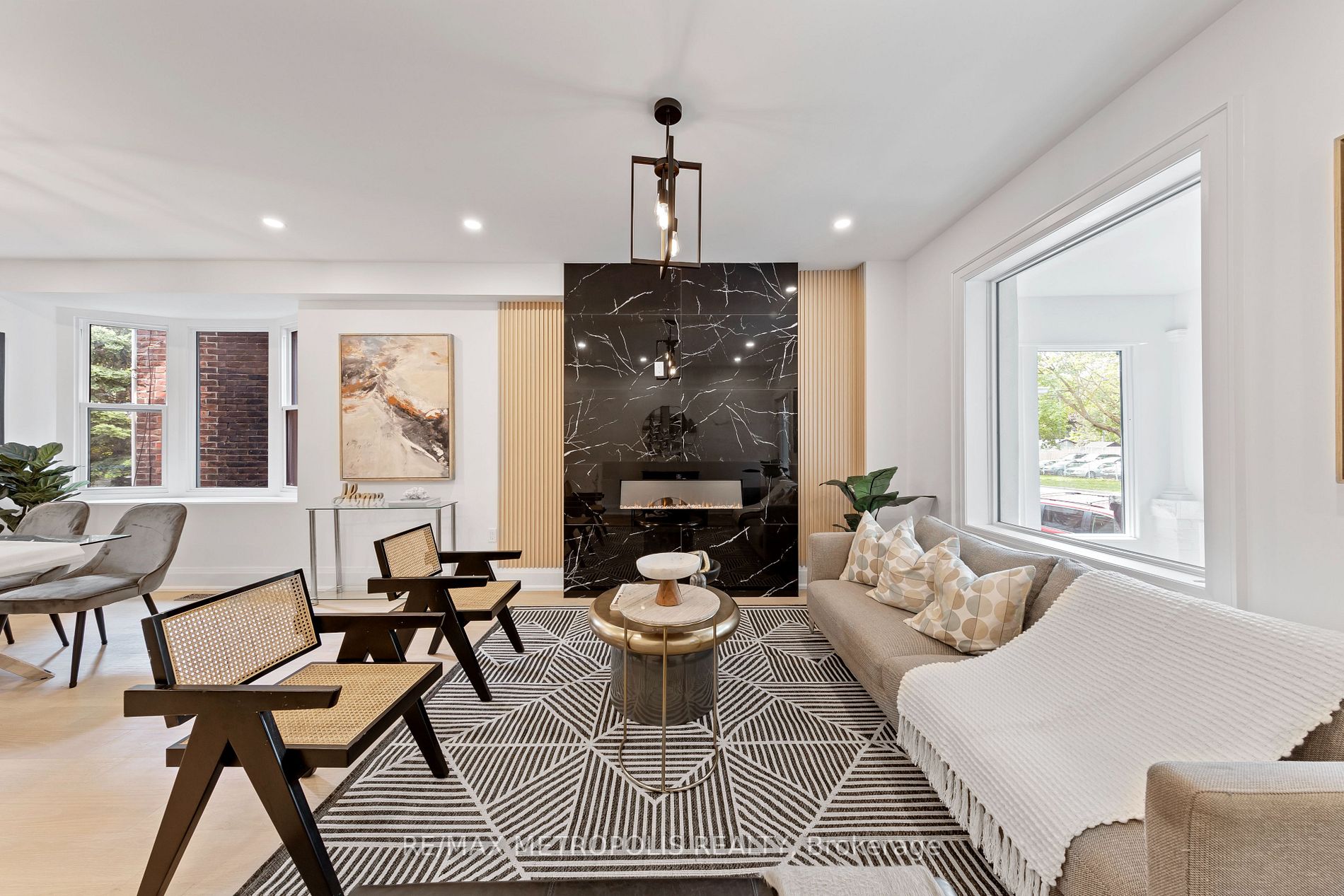 149 Carlaw Ave