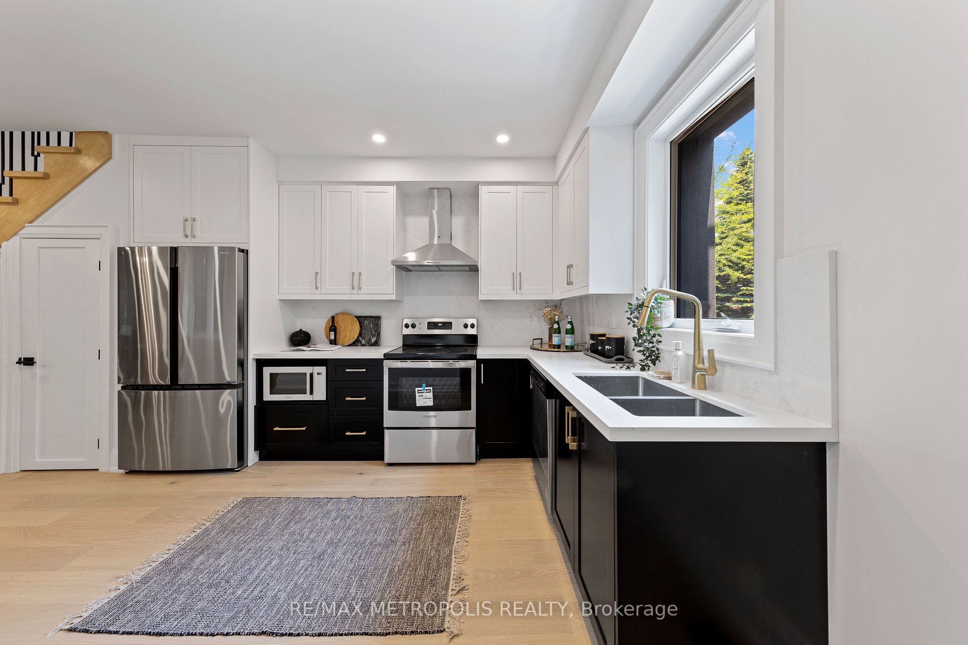 149 Carlaw Ave