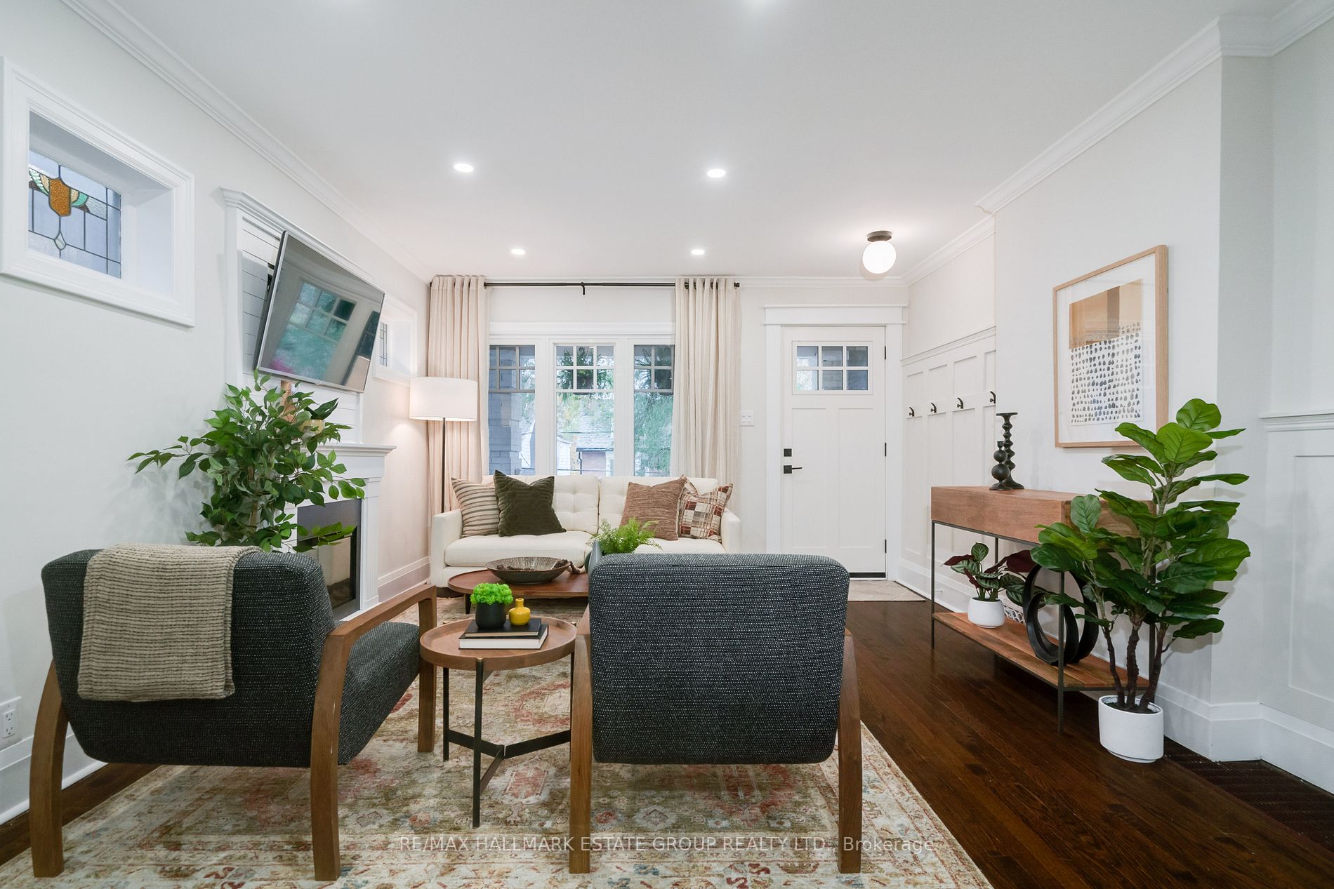 229 Lee Ave
