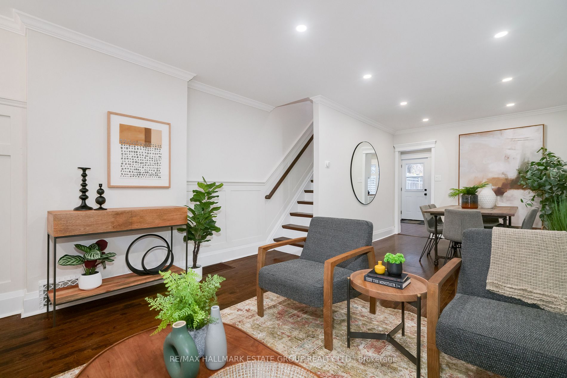 229 Lee Ave