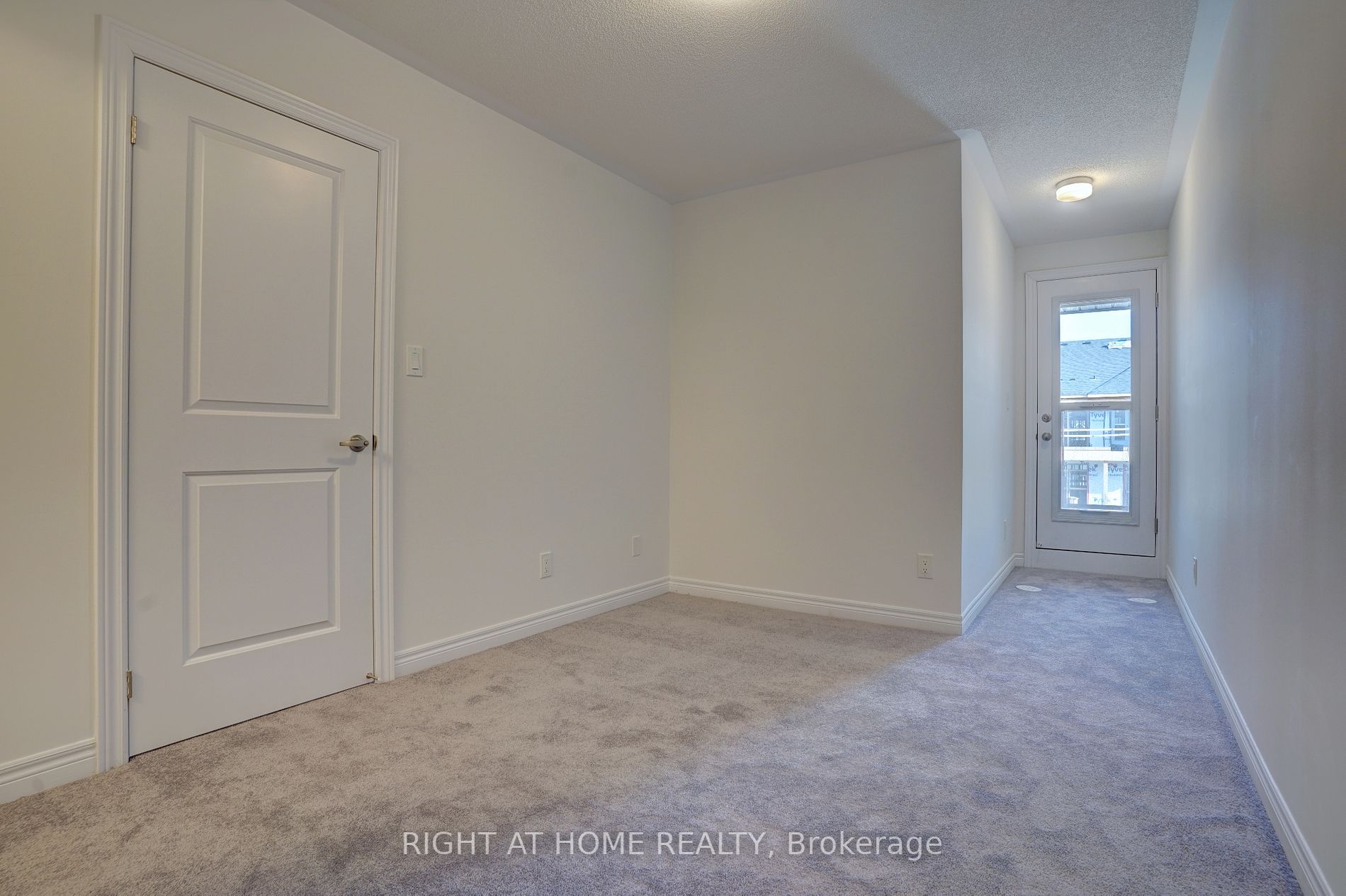 1124 Lockie Dr
