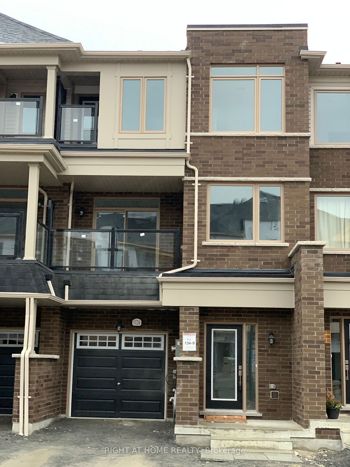1124 Lockie Dr
