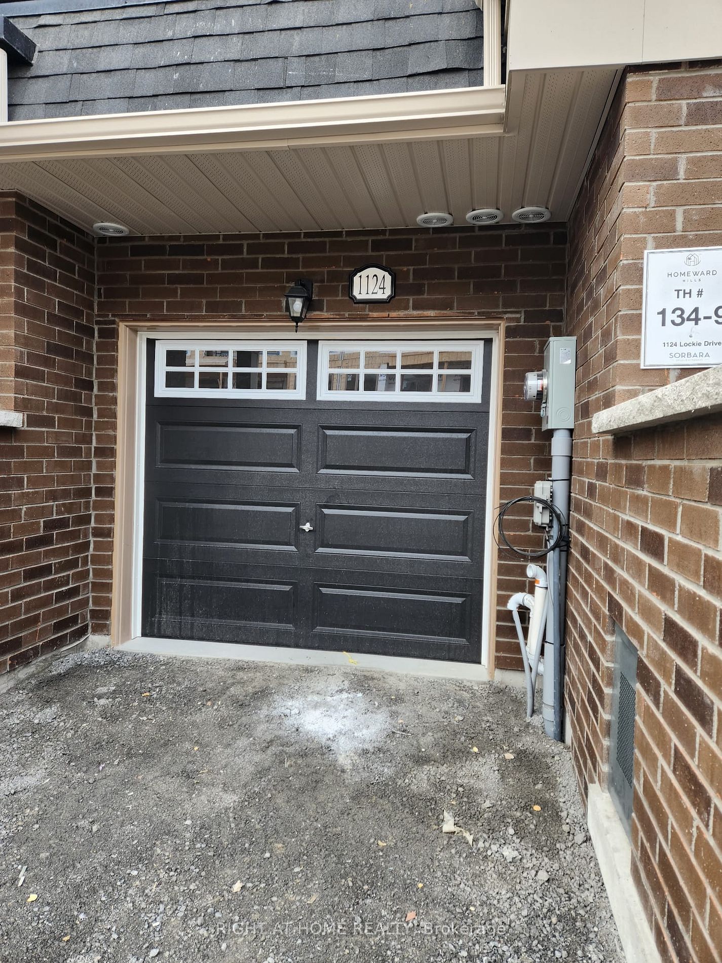 1124 Lockie Dr
