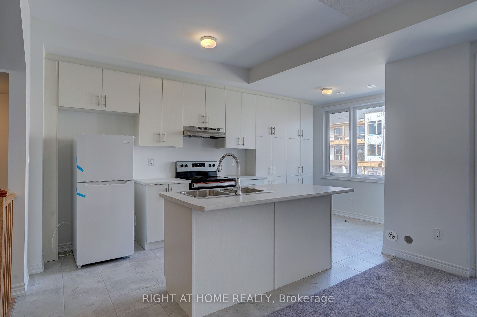 1124 Lockie Dr