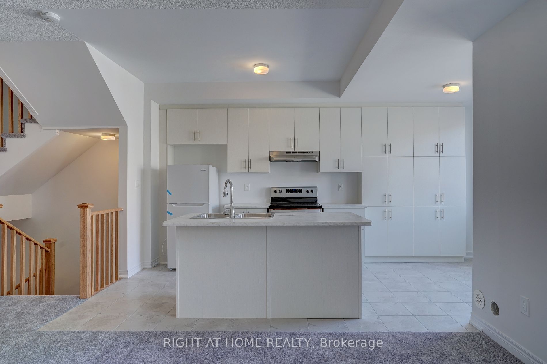 1124 Lockie Dr