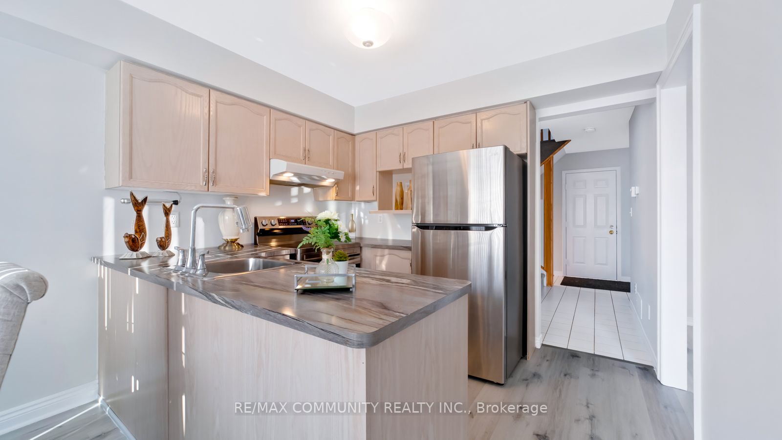 18 Short Cres