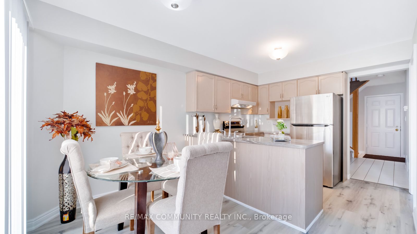 18 Short Cres