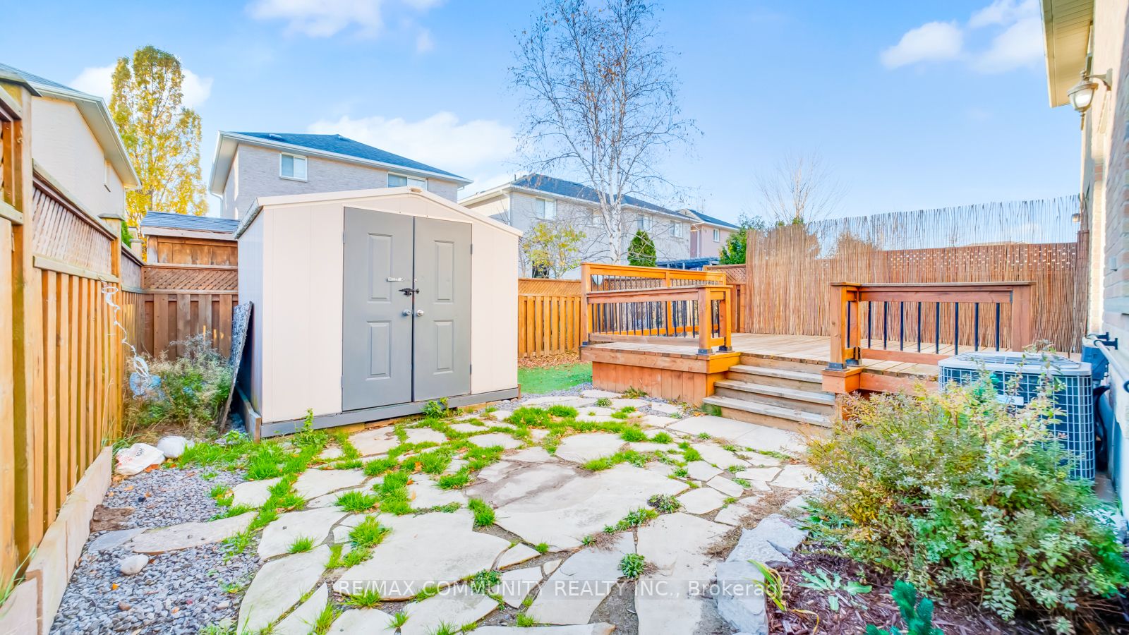 18 Short Cres