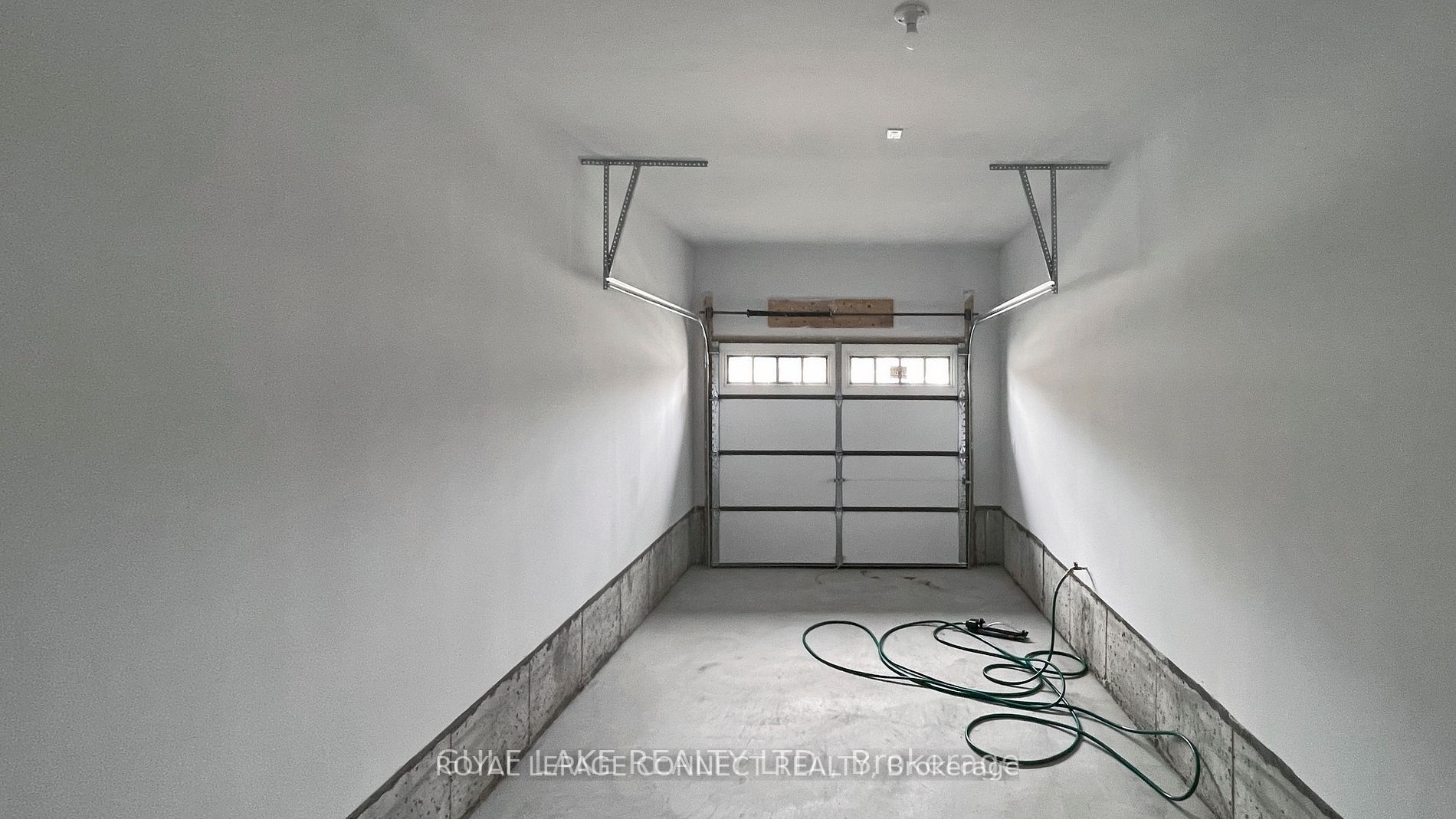 15 Floodgate Rd