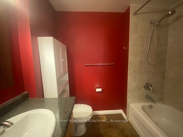 117 Watson St W, #4