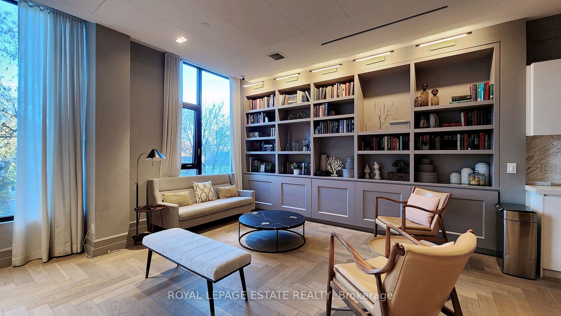1100 Kingston Rd, #213