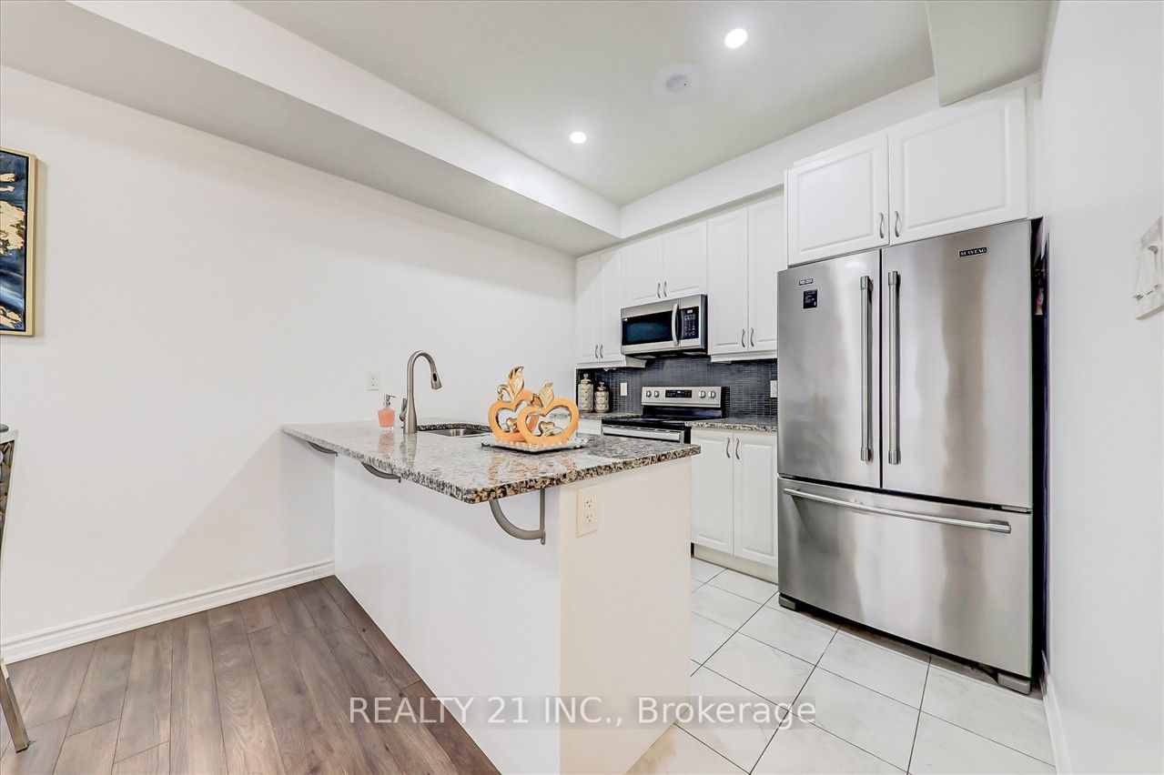 15 Heron Park Pl, #18