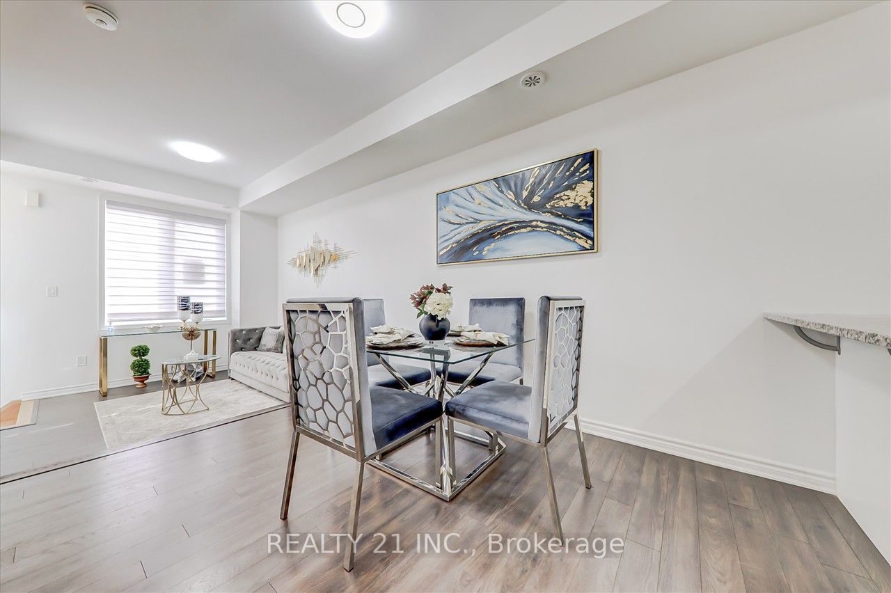 15 Heron Park Pl, #18