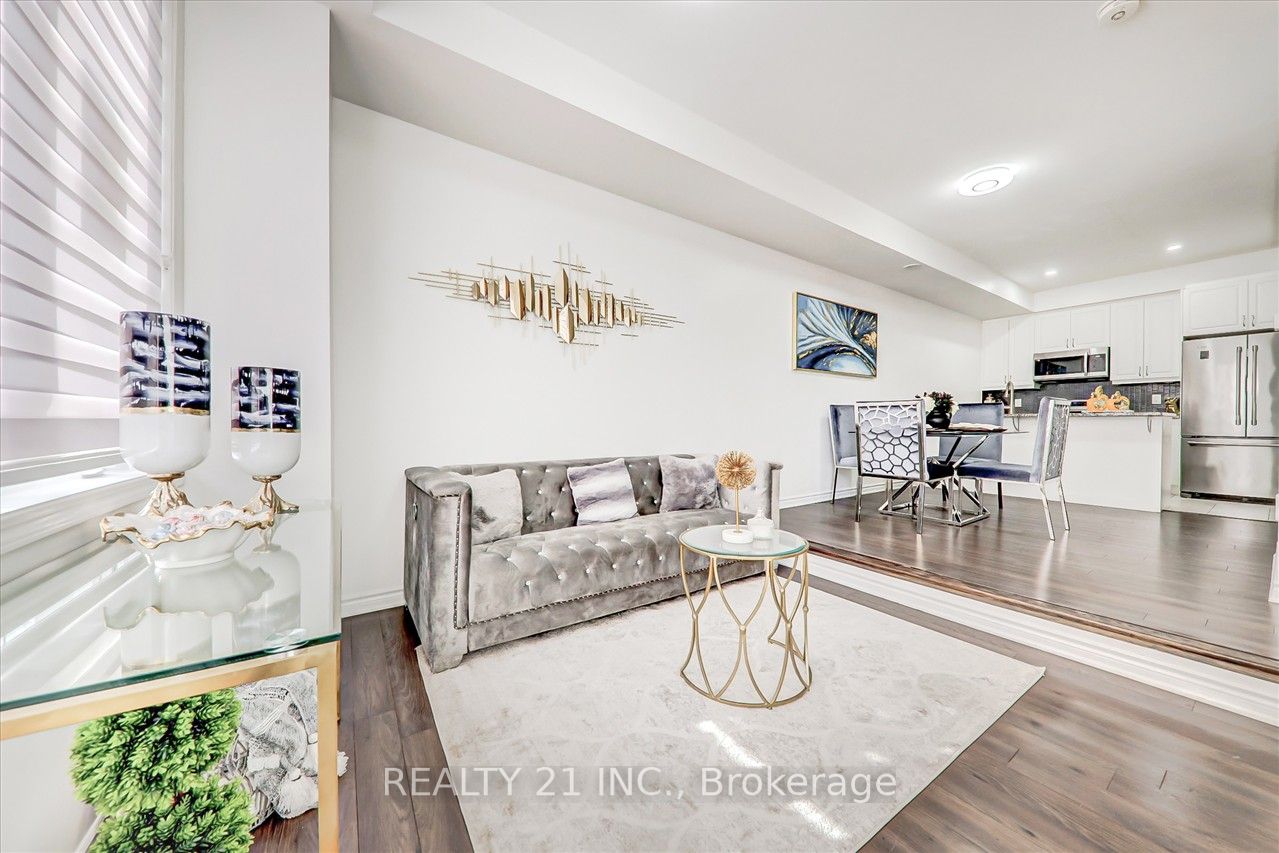 15 Heron Park Pl, #18