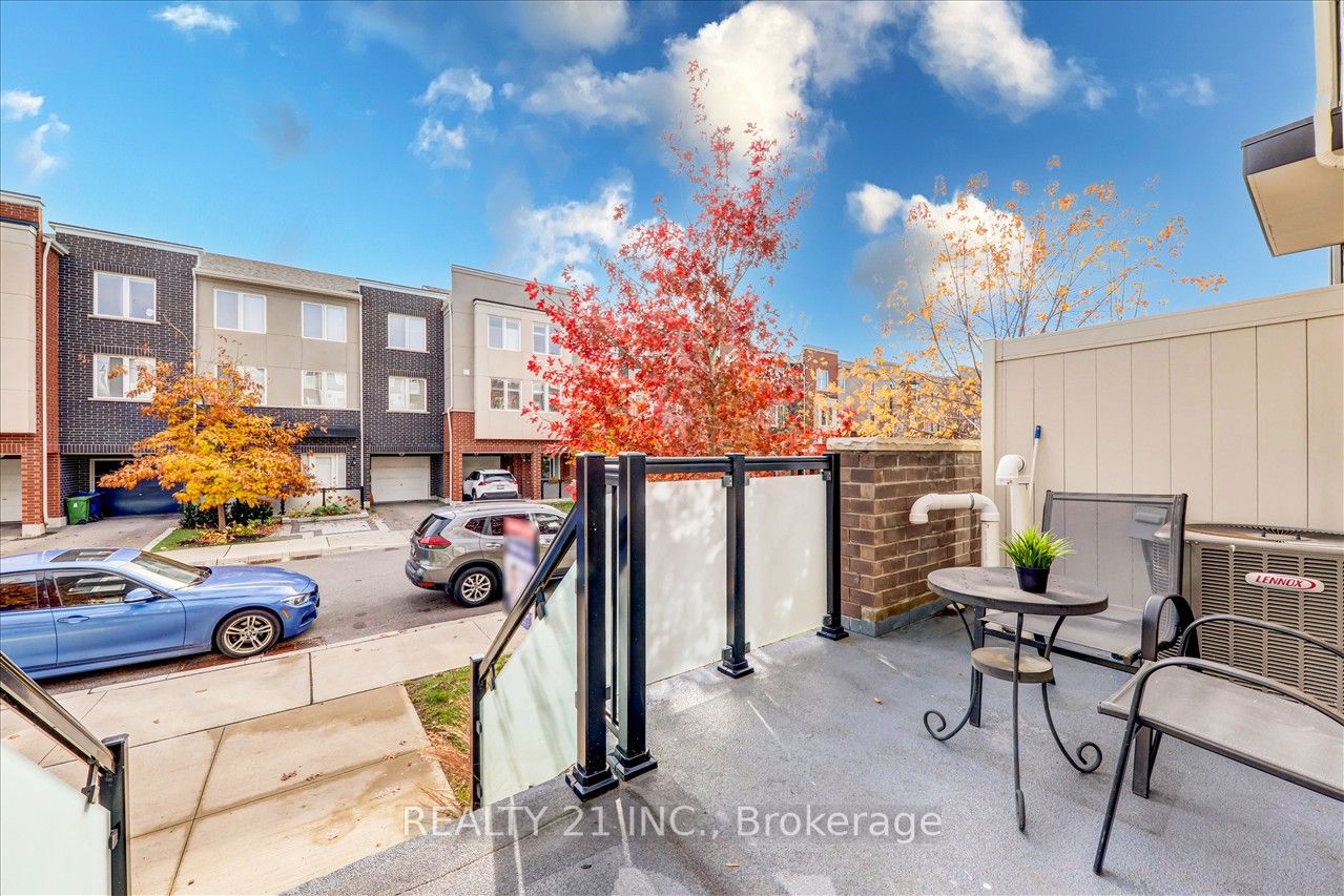 15 Heron Park Pl, #18