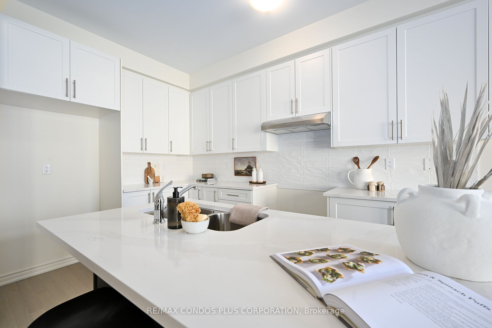 1246 Rexton Dr