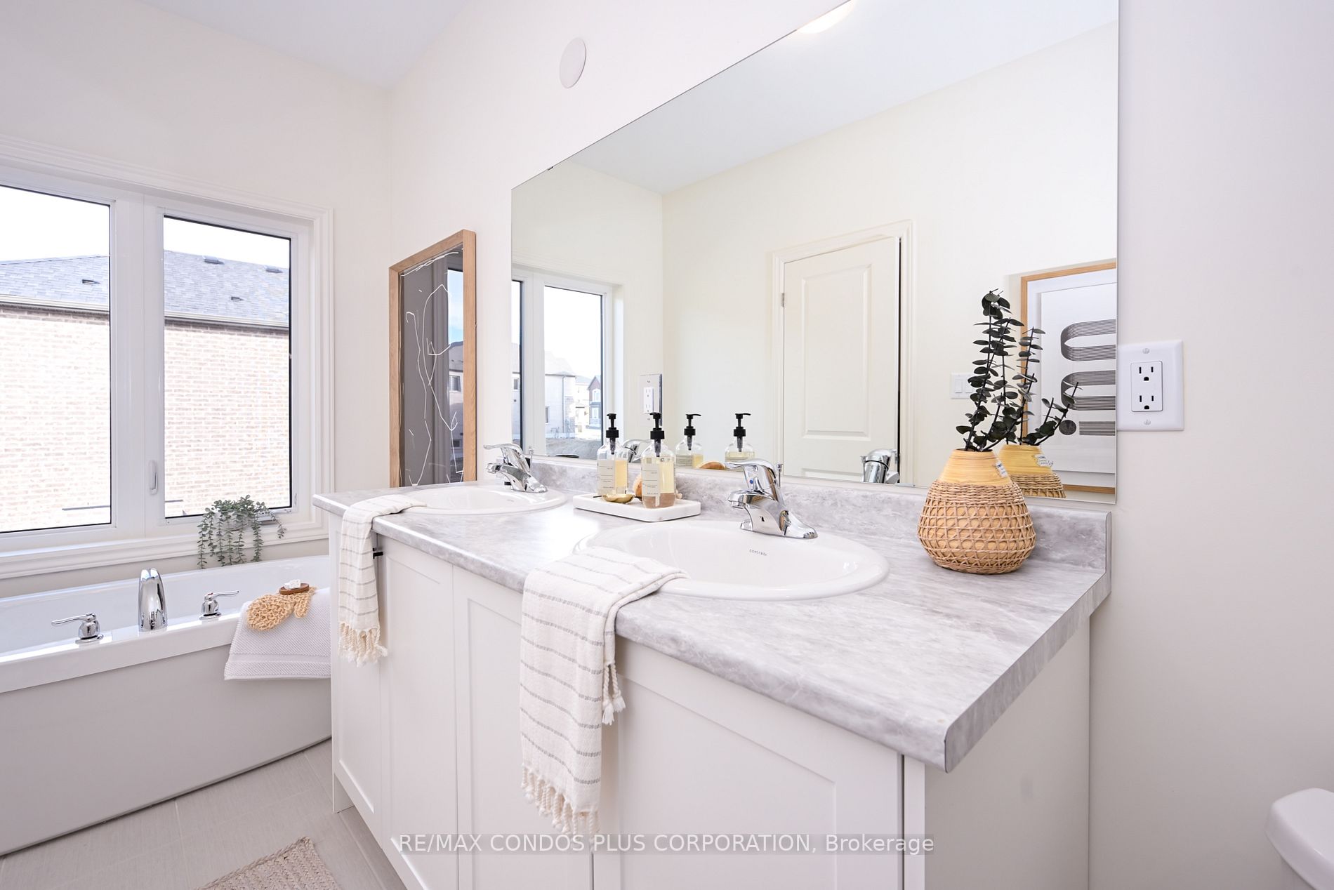 1246 Rexton Dr