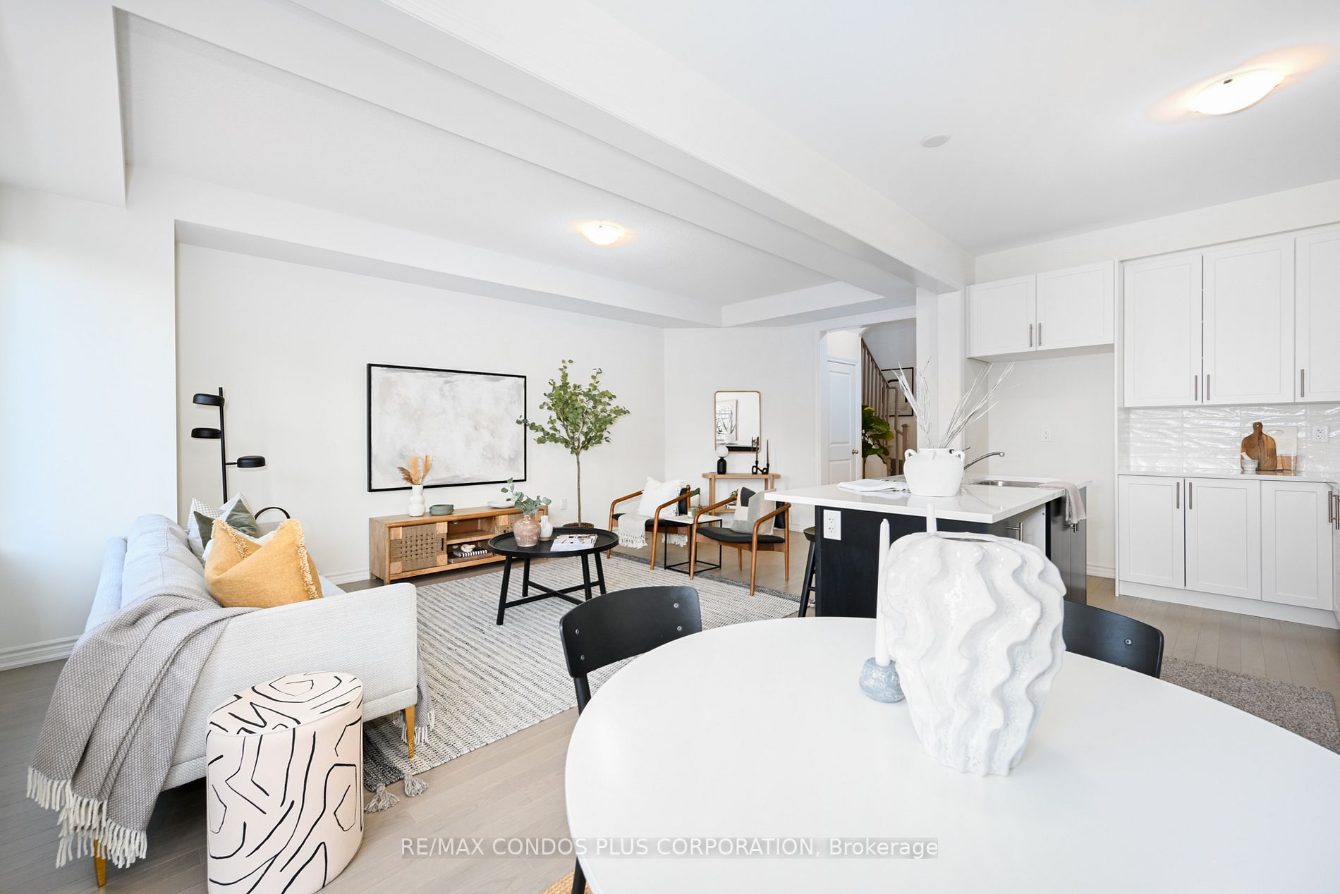 1246 Rexton Dr