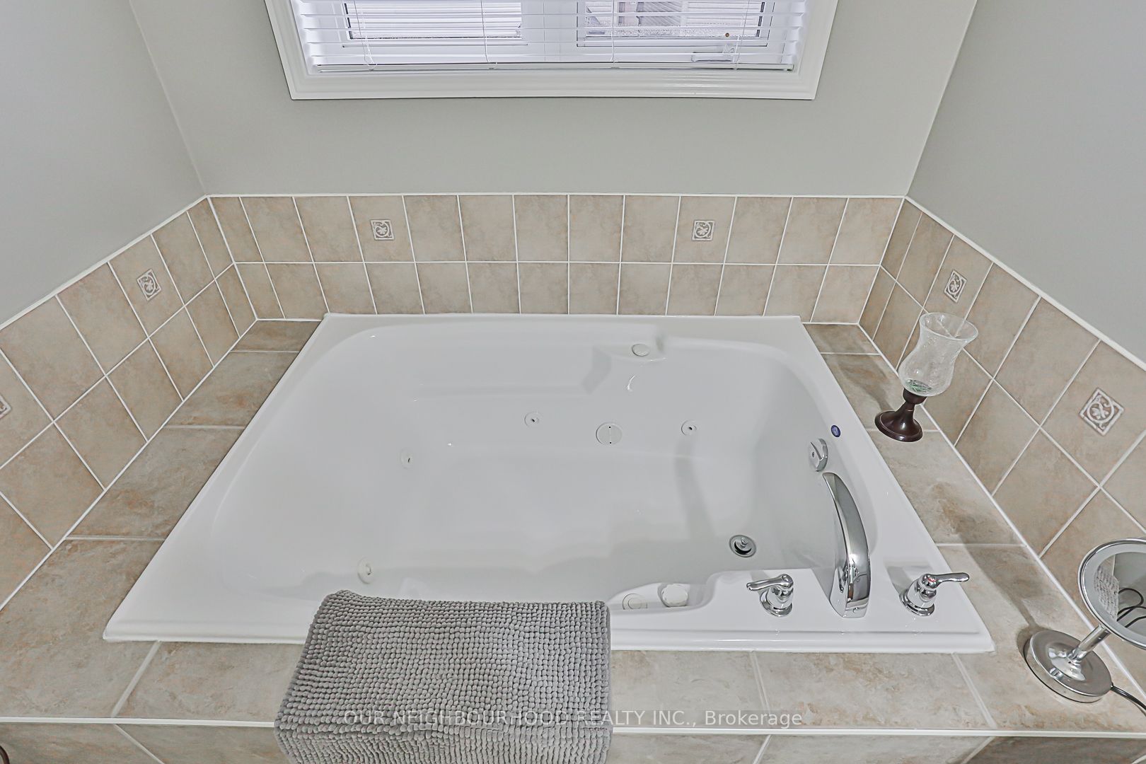 62 Mcnicol Cres