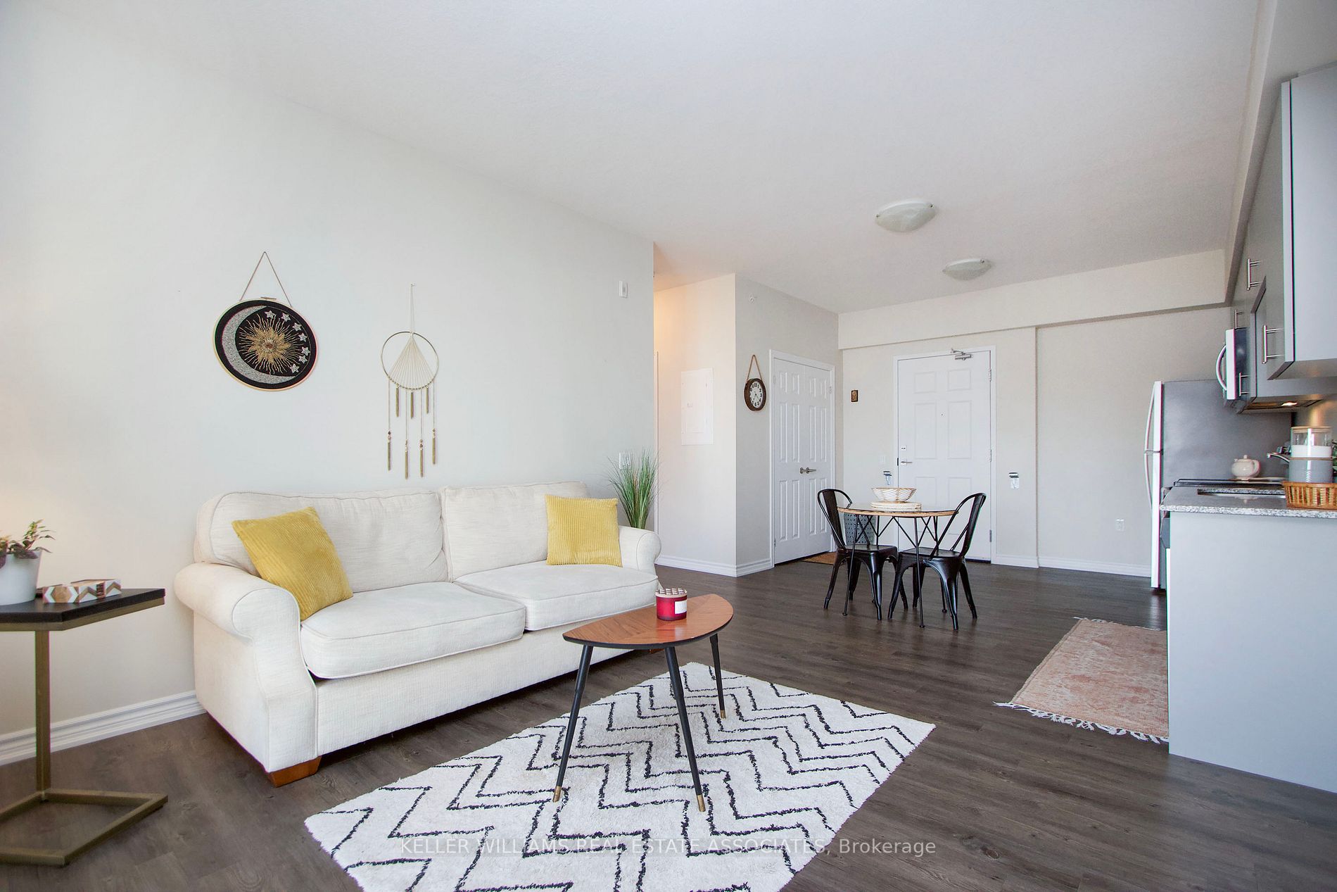 290 Liberty St N, #413