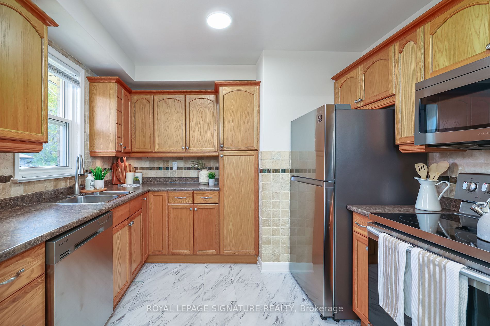 1248 Valley Dr