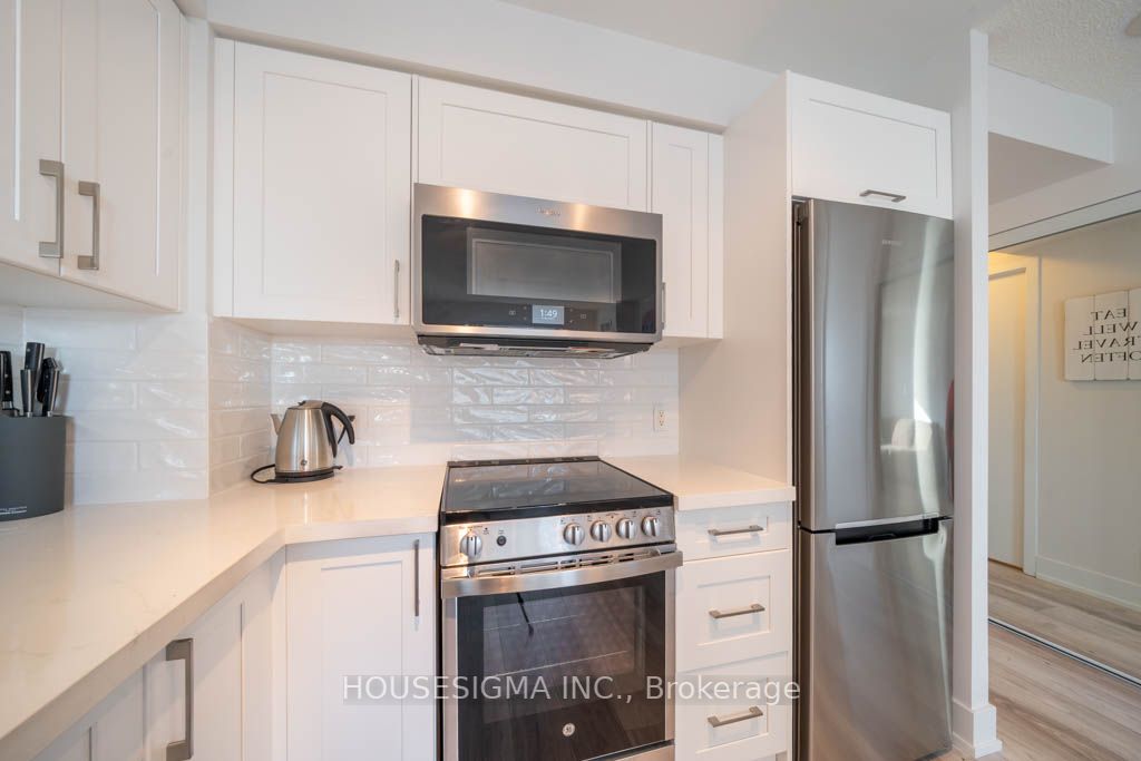 38 Lee Centre Dr, #1911