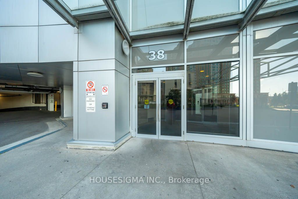 38 Lee Centre Dr, #1911