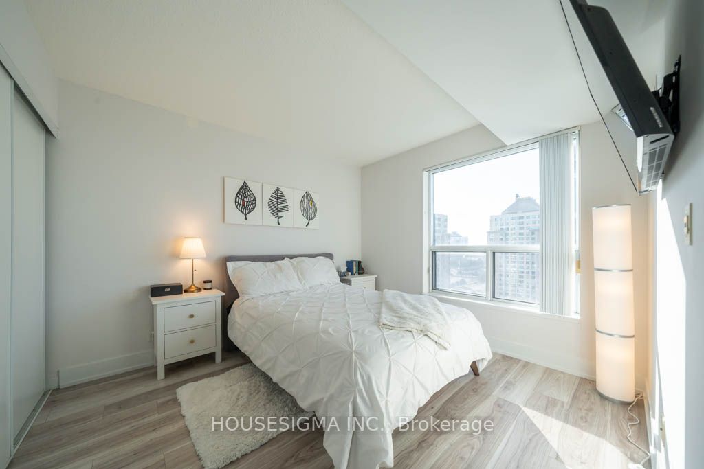 38 Lee Centre Dr, #1911