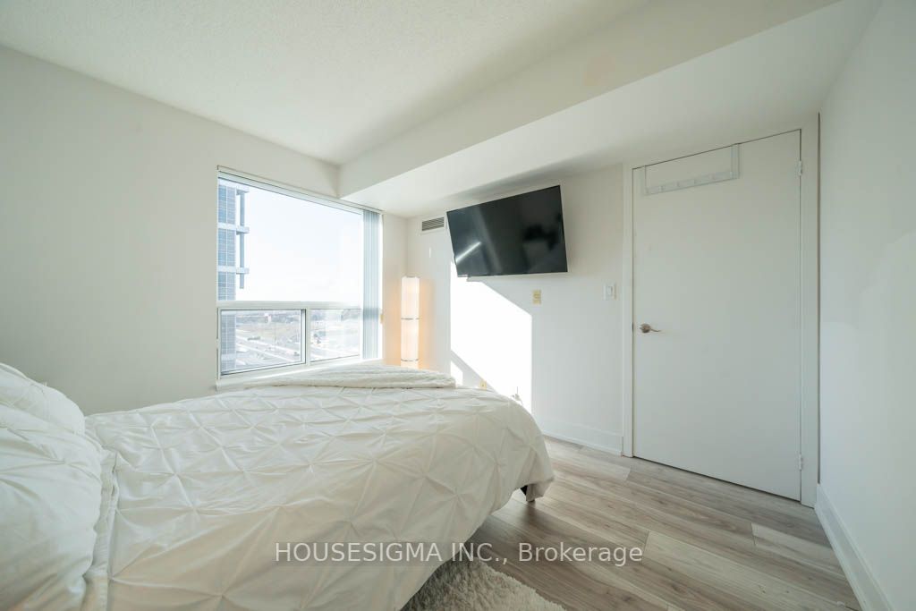 38 Lee Centre Dr, #1911