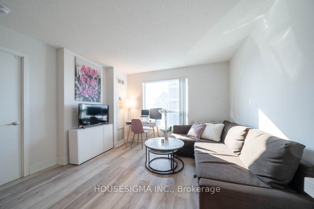 38 Lee Centre Dr, #1911