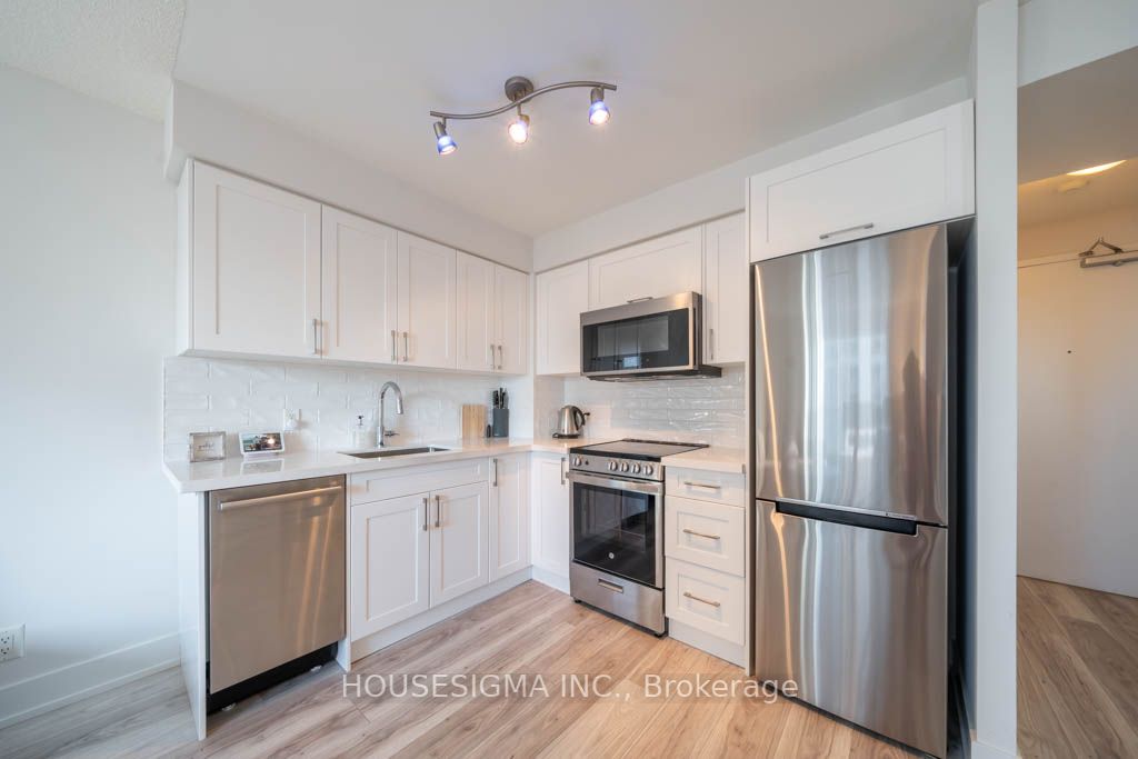 38 Lee Centre Dr, #1911