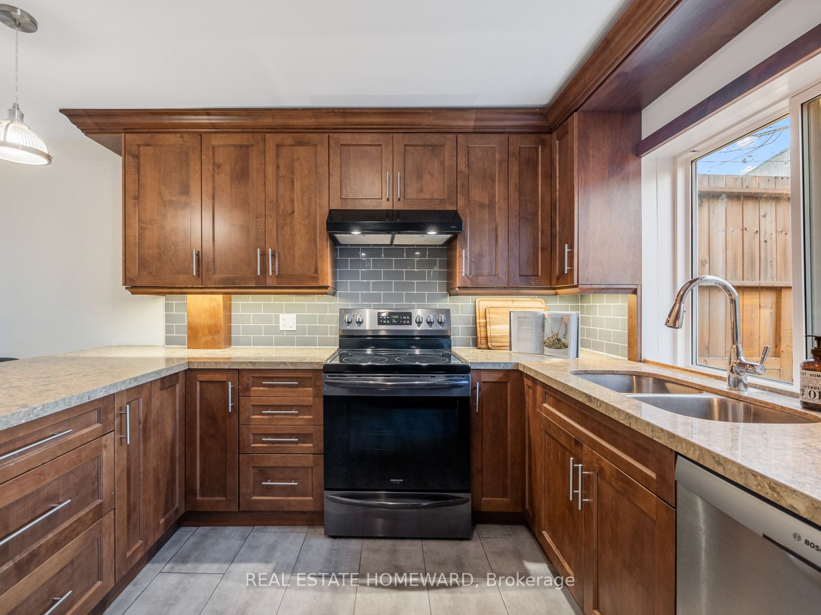 6 Alton Ave
