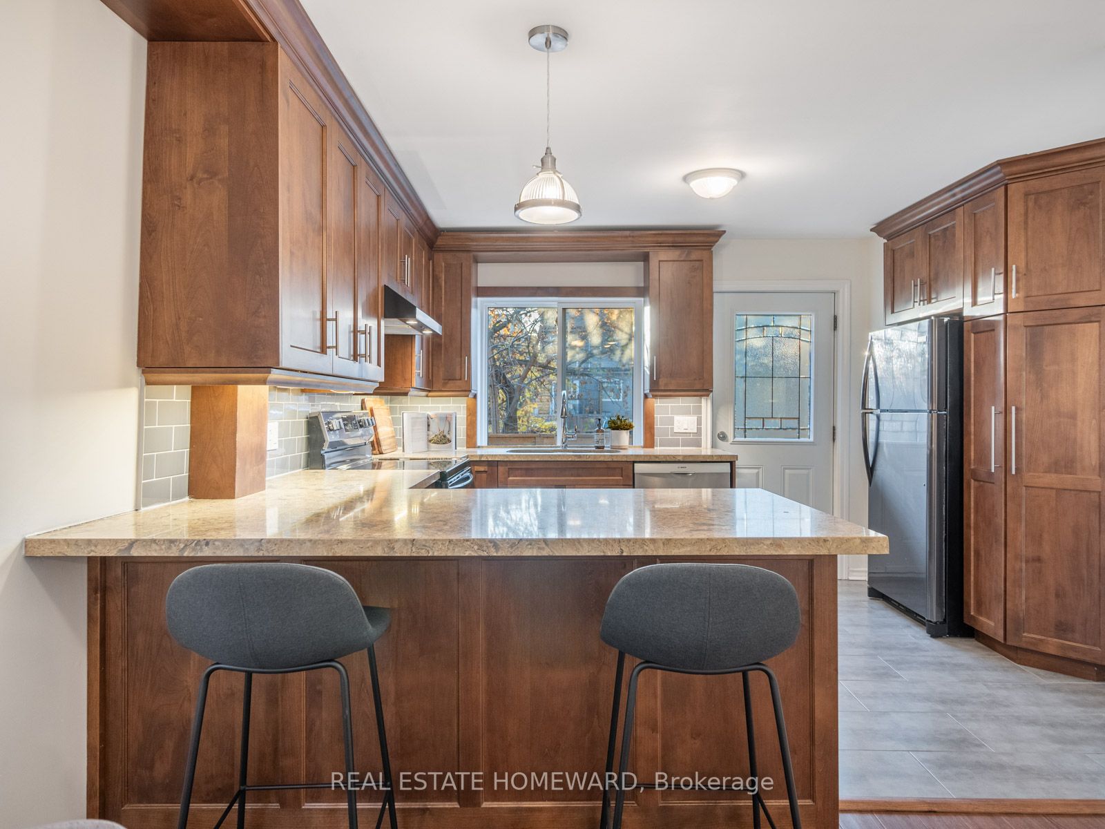 6 Alton Ave
