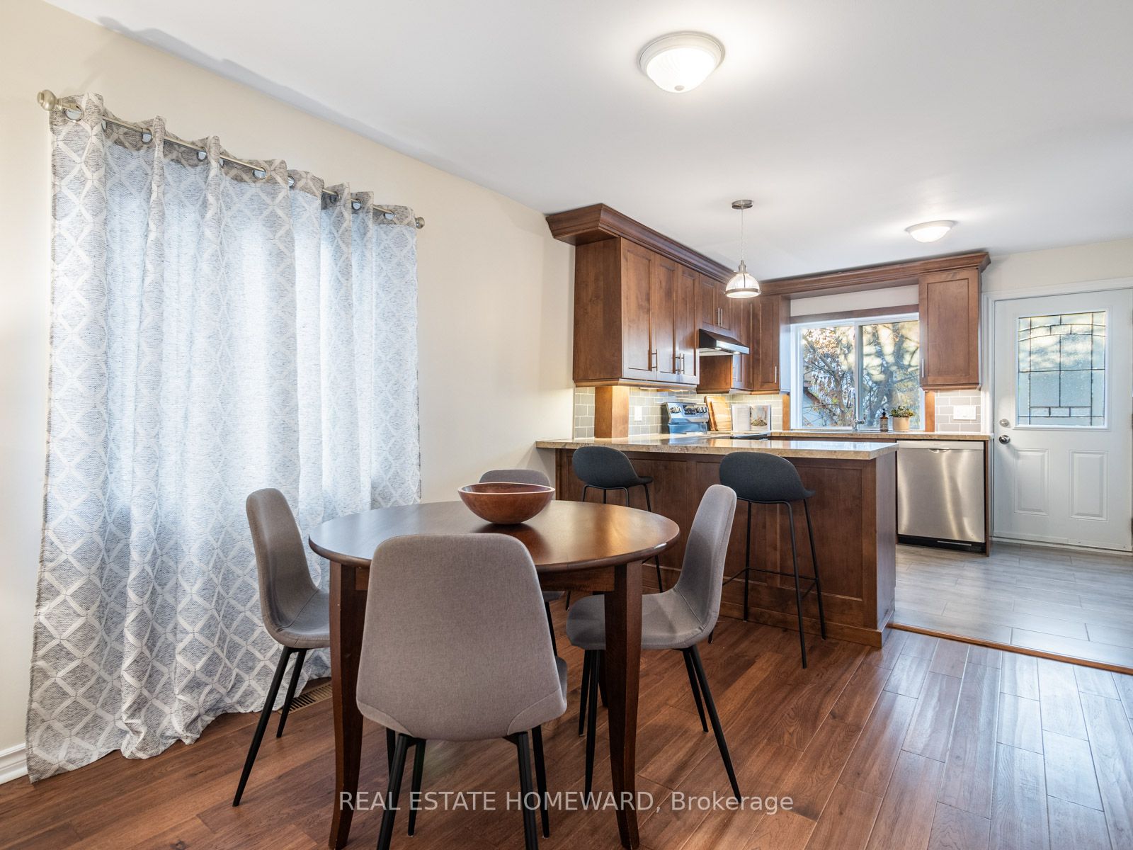 6 Alton Ave