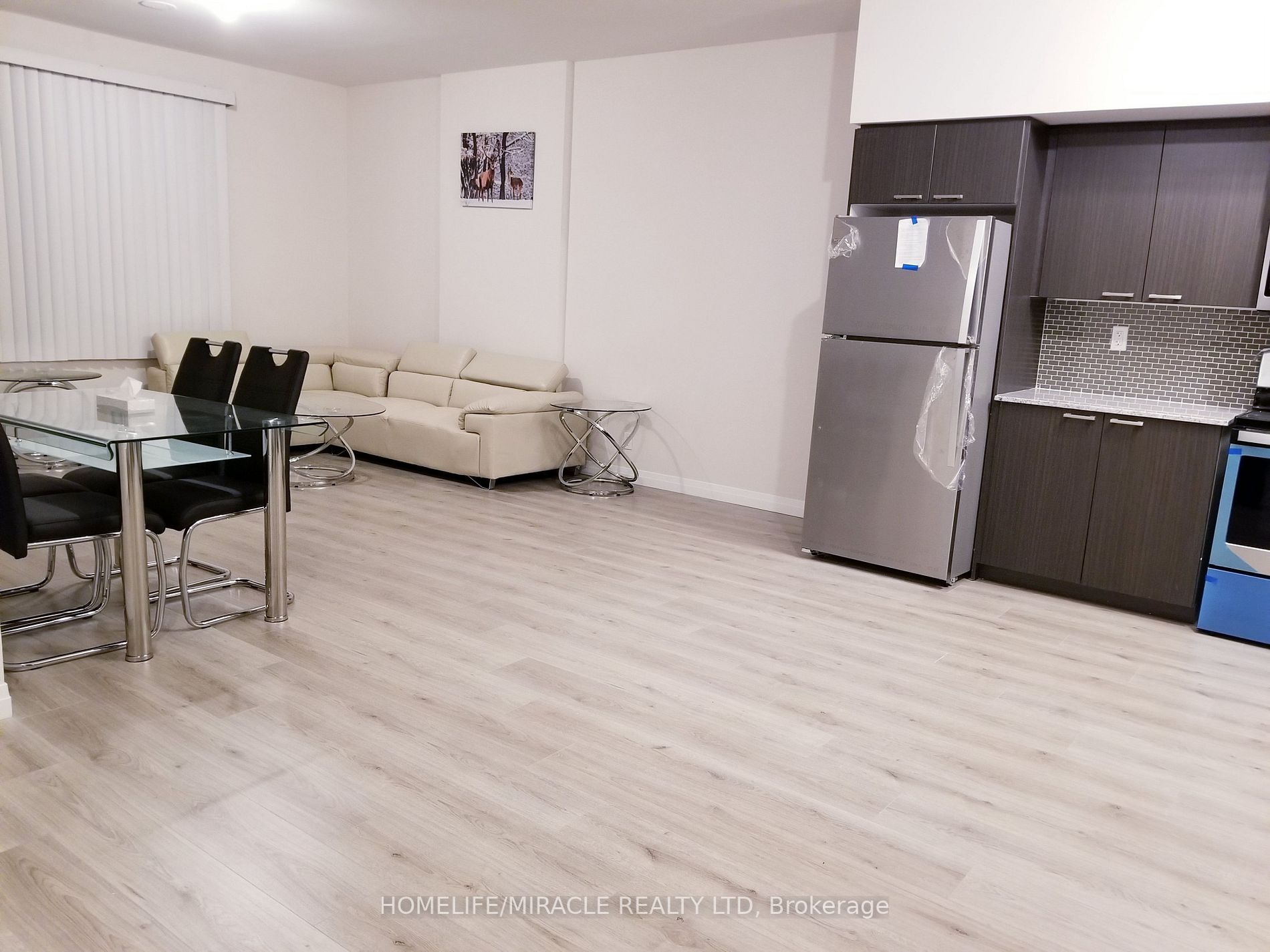 2152 Lawrence Ave E, #101