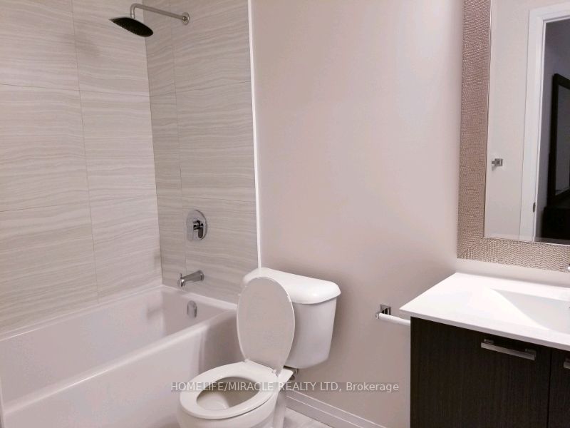 2152 Lawrence Ave E, #101
