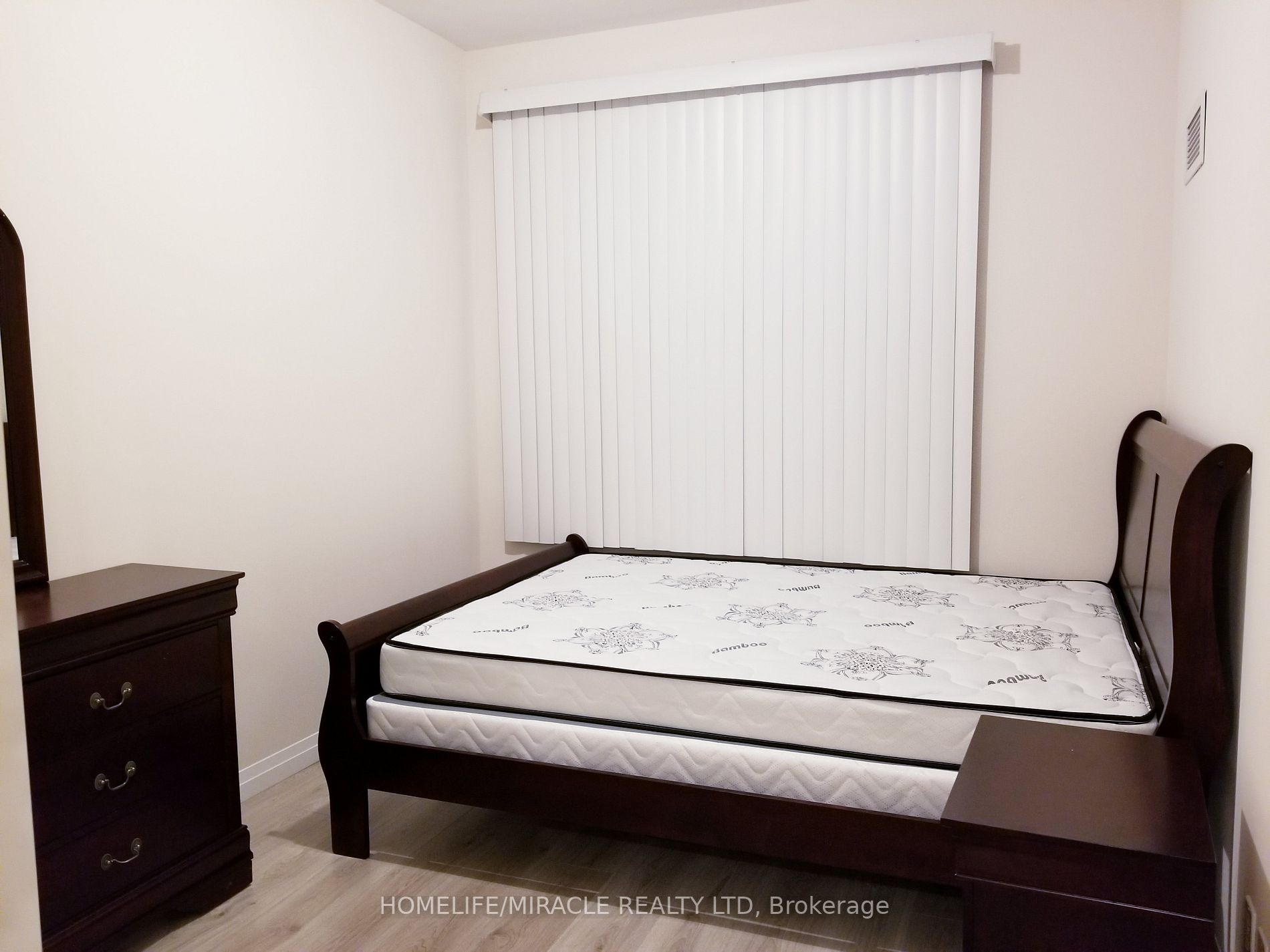 2152 Lawrence Ave E, #101