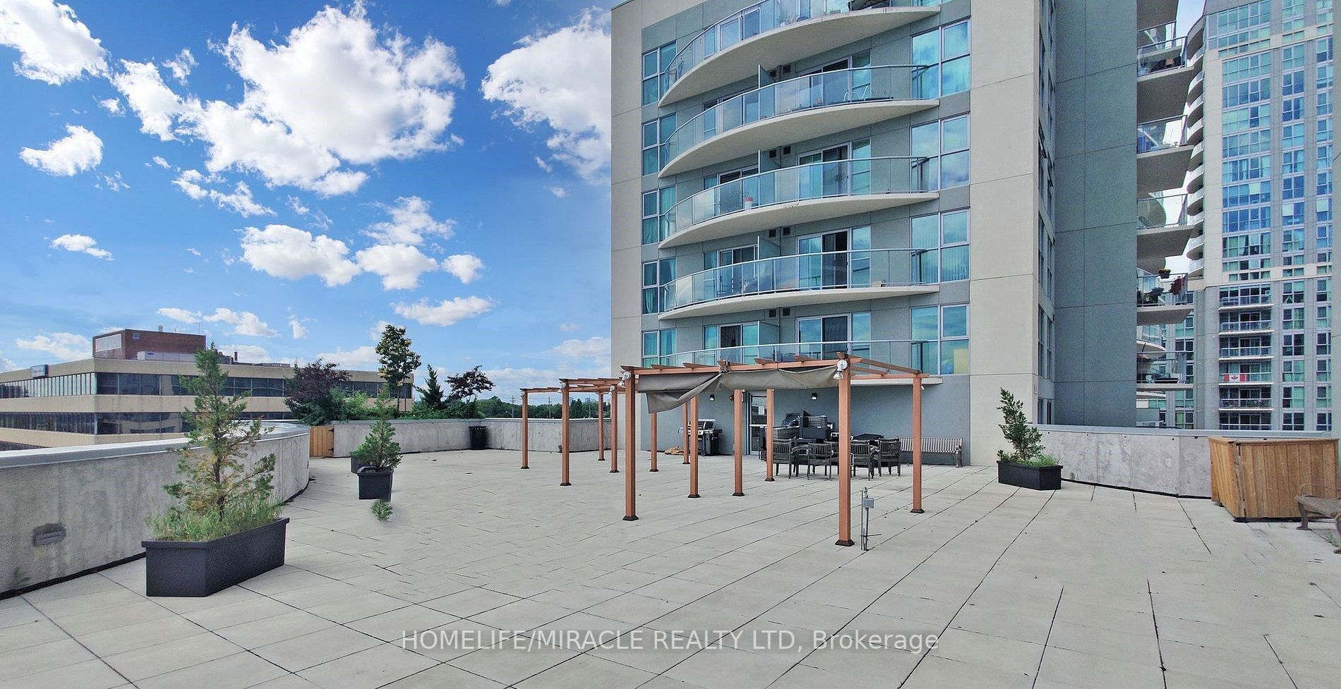2152 Lawrence Ave E, #101