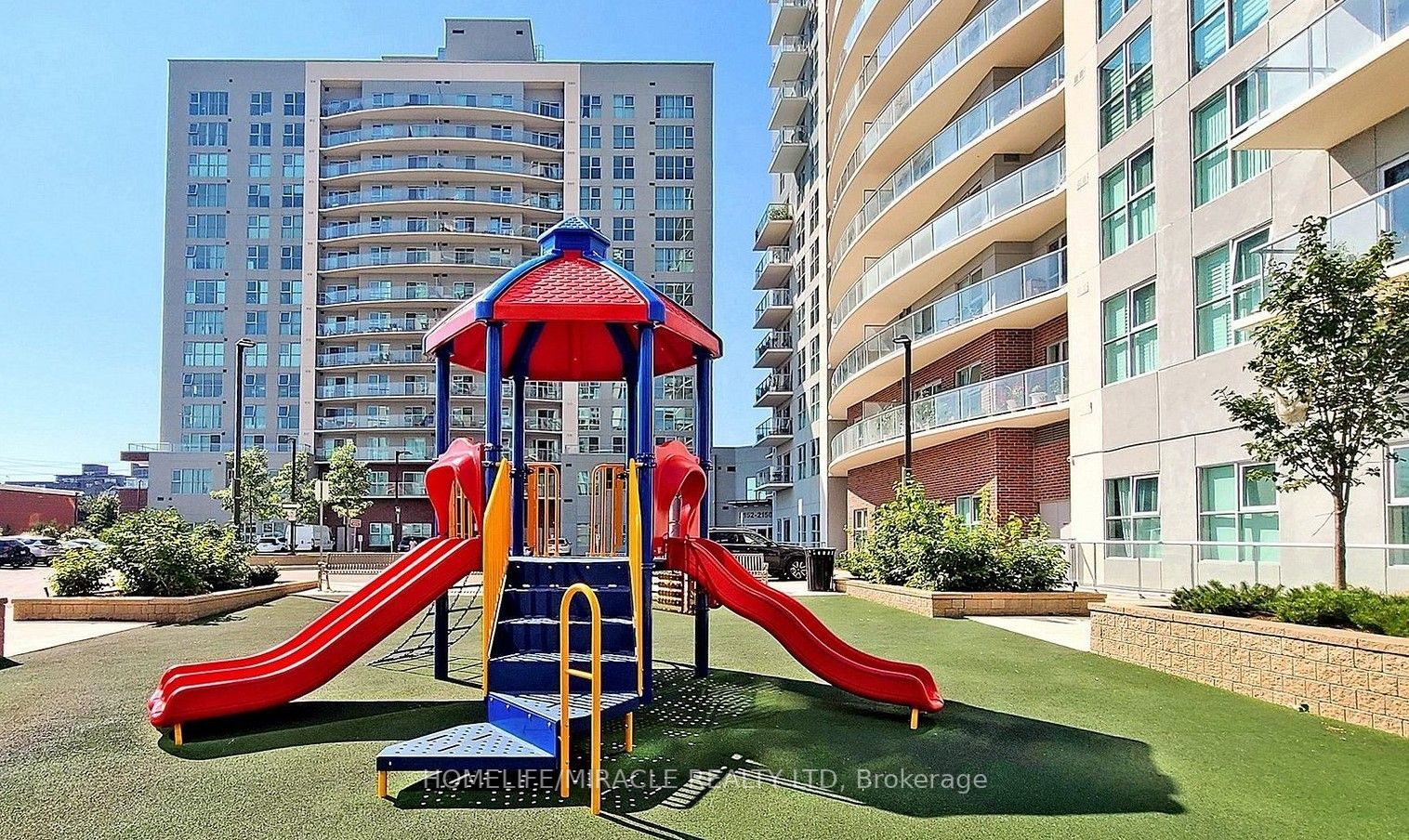 2152 Lawrence Ave E, #101
