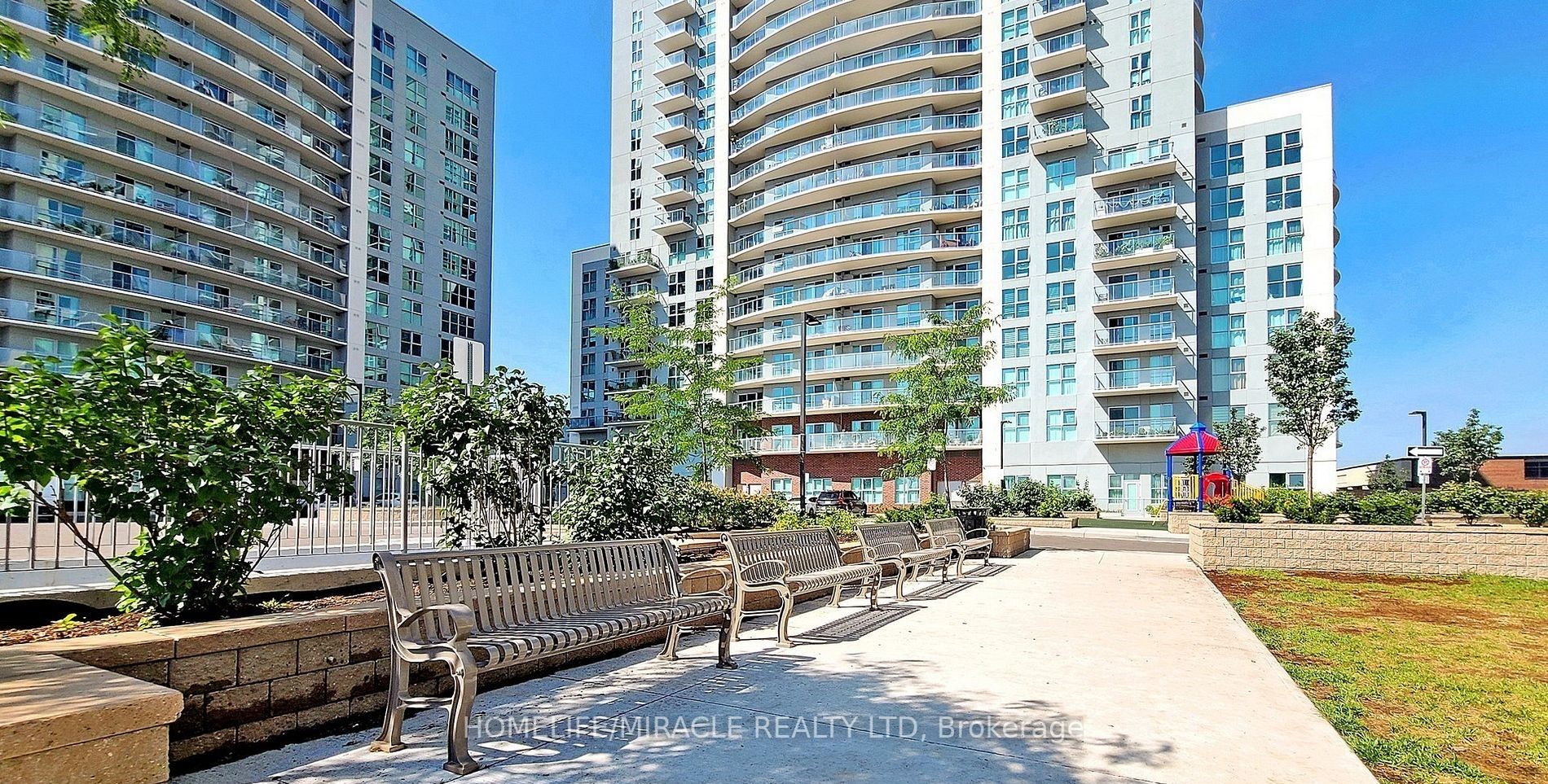 2152 Lawrence Ave E, #101