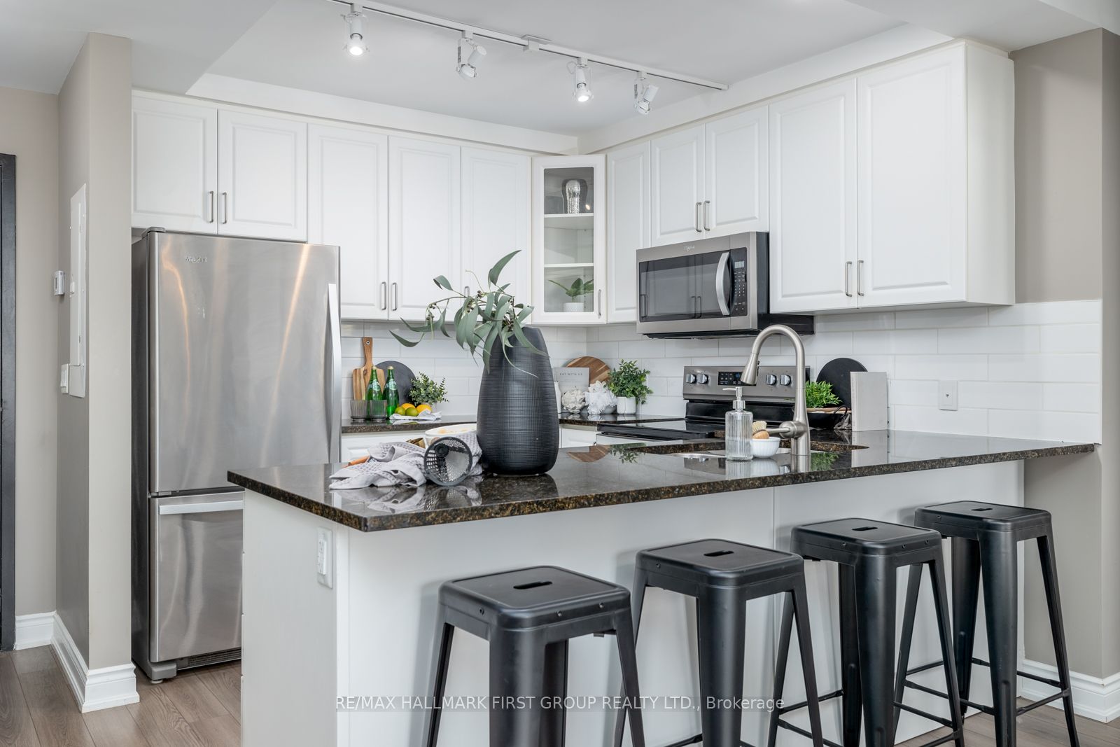 21 Brookhouse Dr, #206