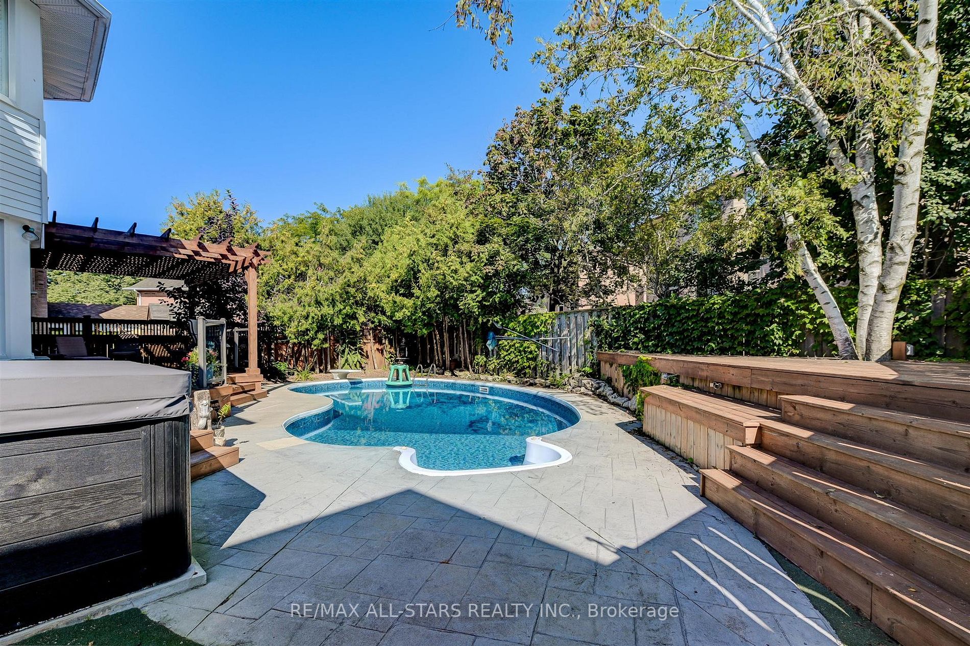 49 Fitzgerald Dr