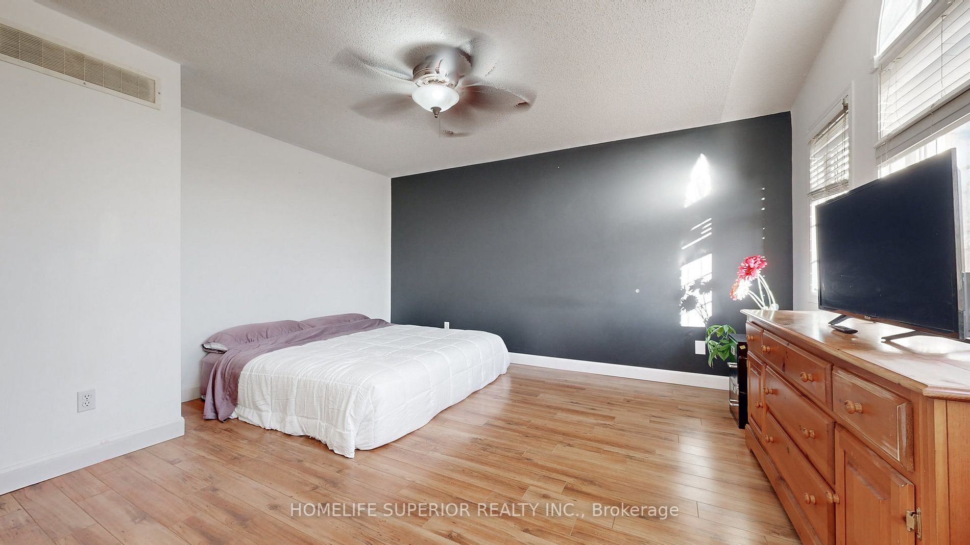 88 Mcfeeters Cres