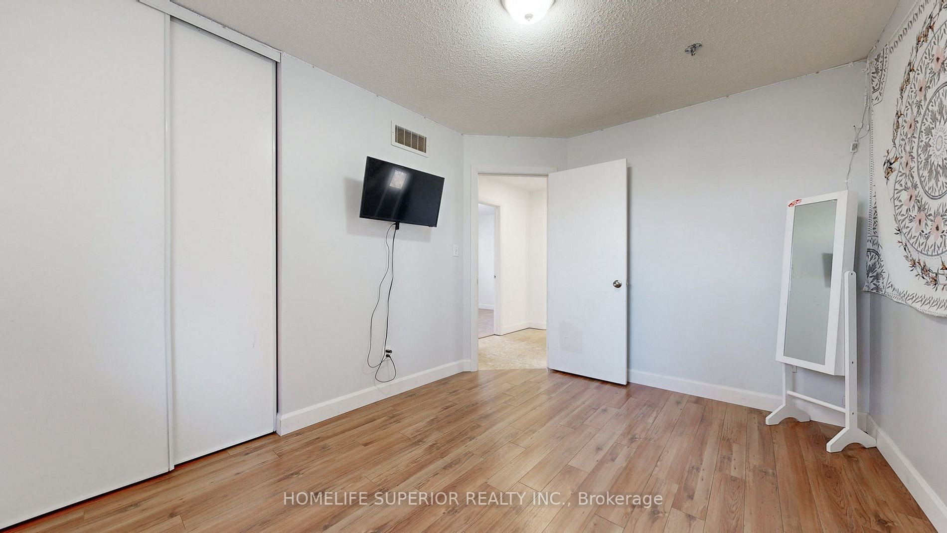 88 Mcfeeters Cres
