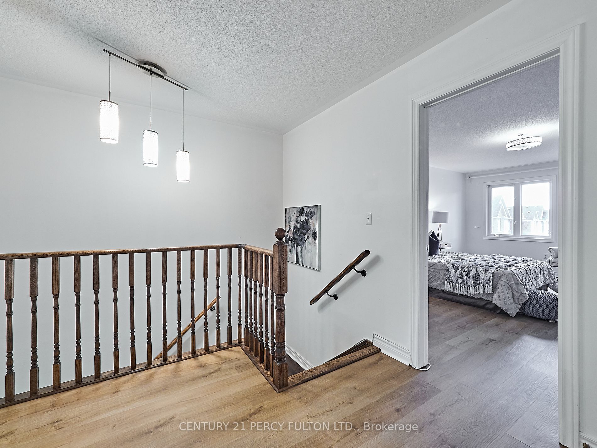 1707 Carousel Dr